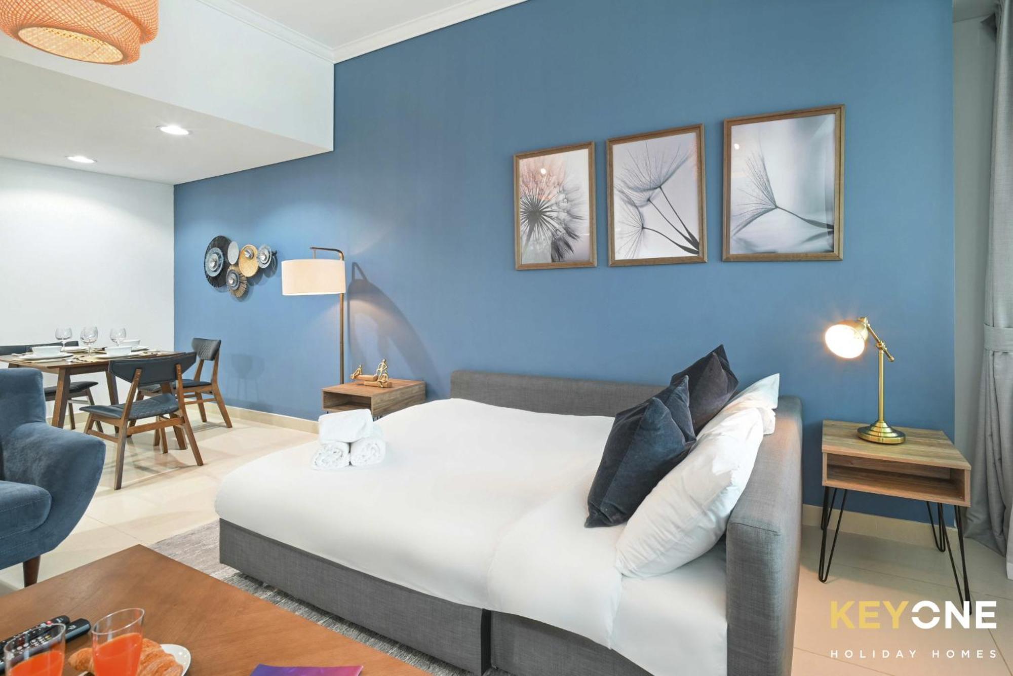 Fascinating Ocean Views In A One Bedroom Apartment *