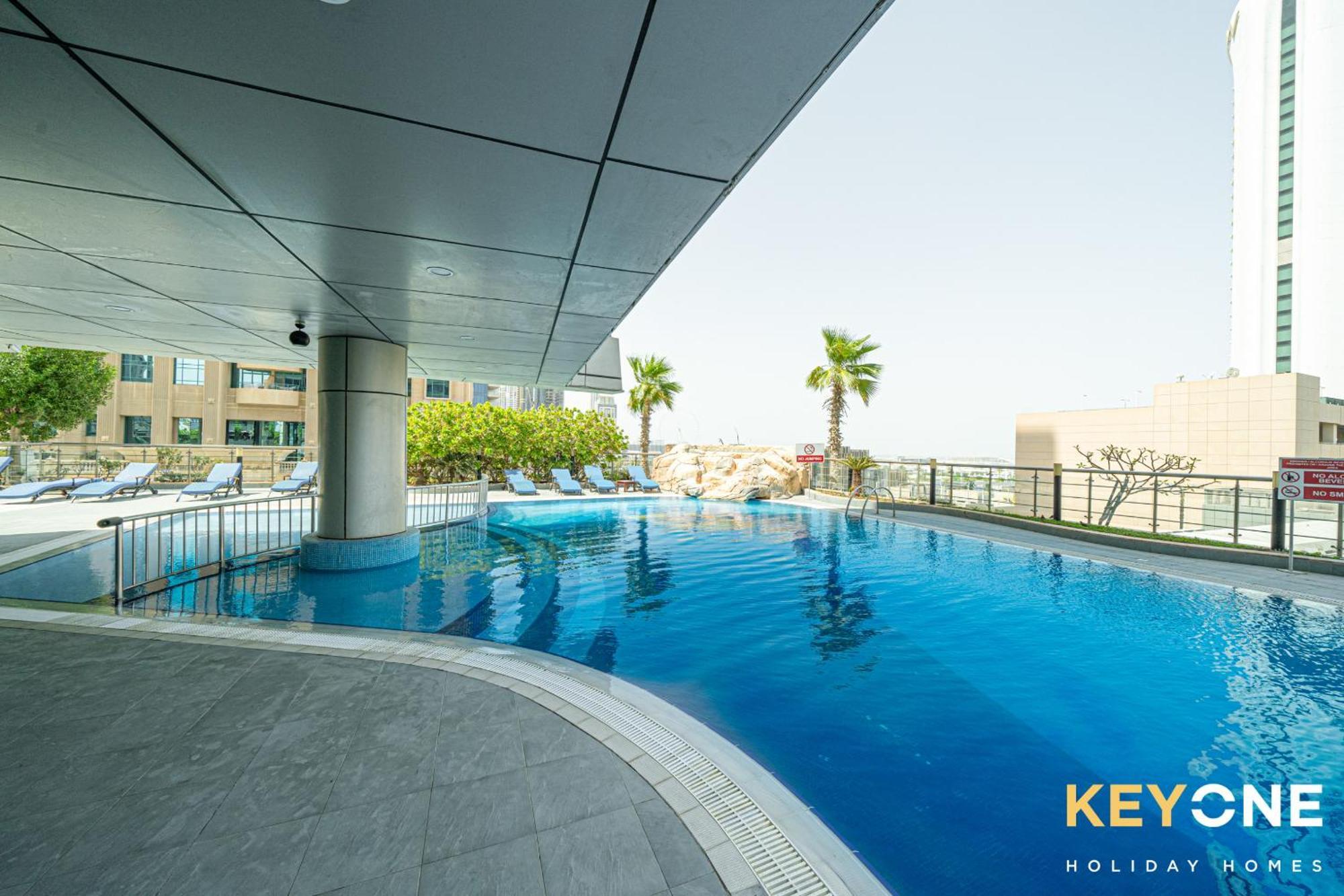 Fascinating Ocean Views In A One Bedroom Dubai