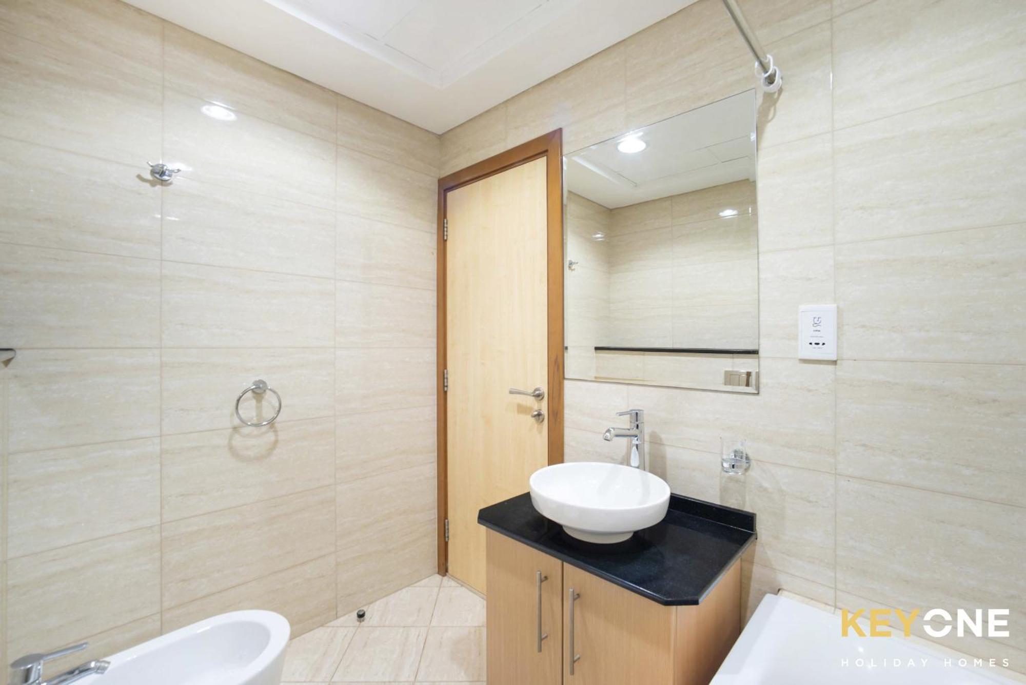 Fascinating Ocean Views In A One Bedroom * Dubai