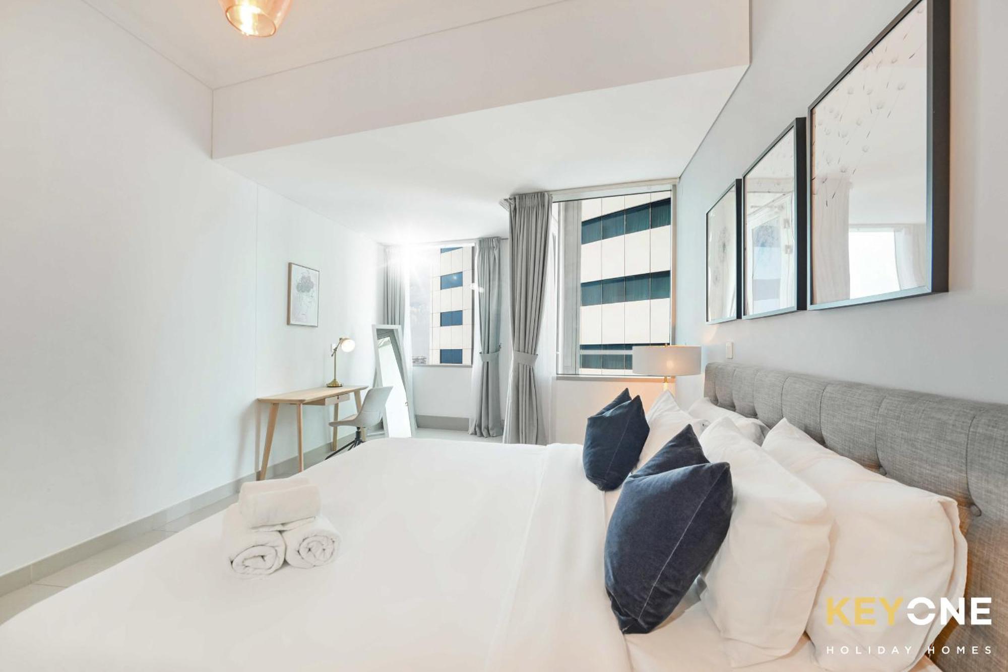 Fascinating Ocean Views In A One Bedroom Apartment Dubai