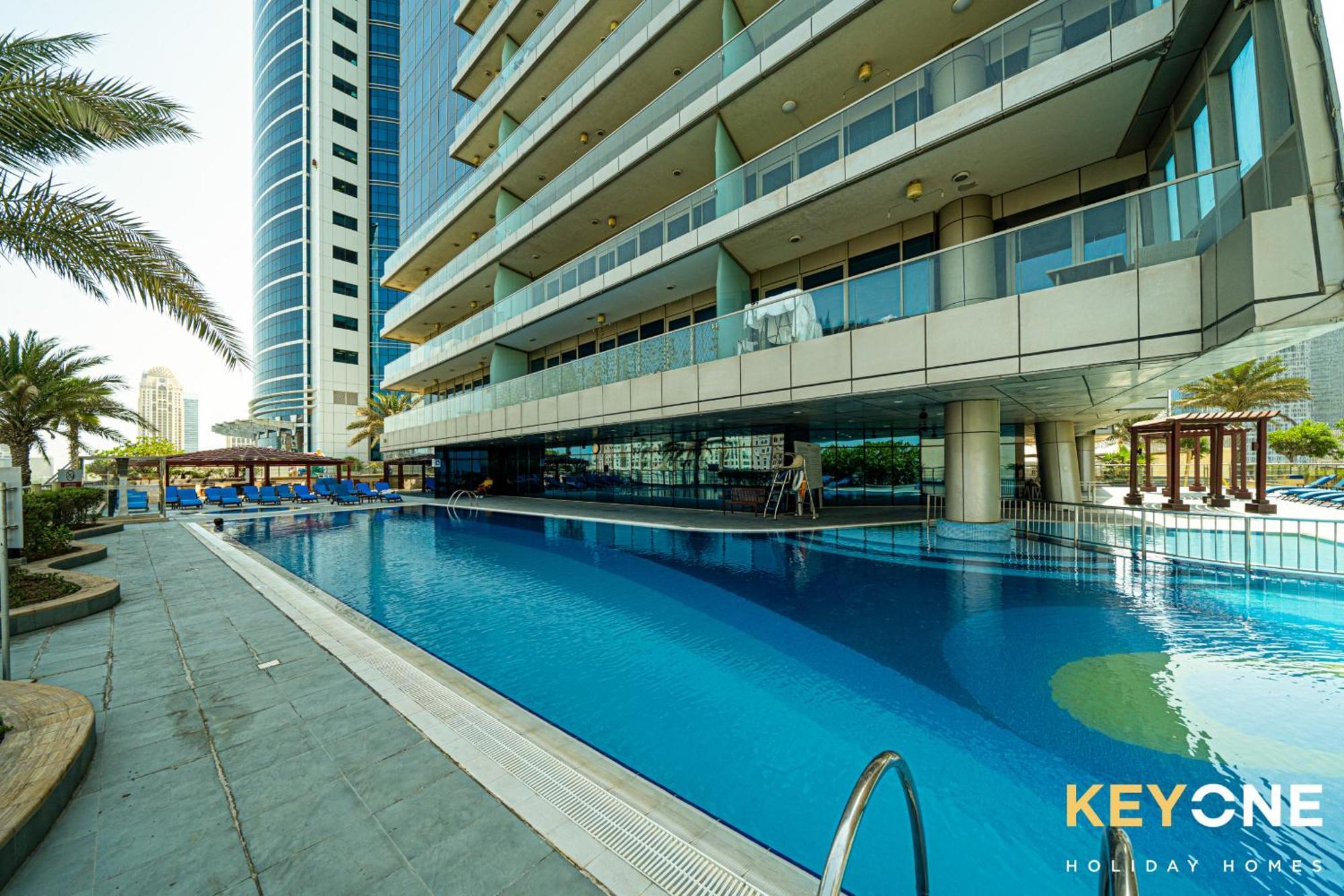 Fascinating Ocean Views In A One Bedroom * Dubai