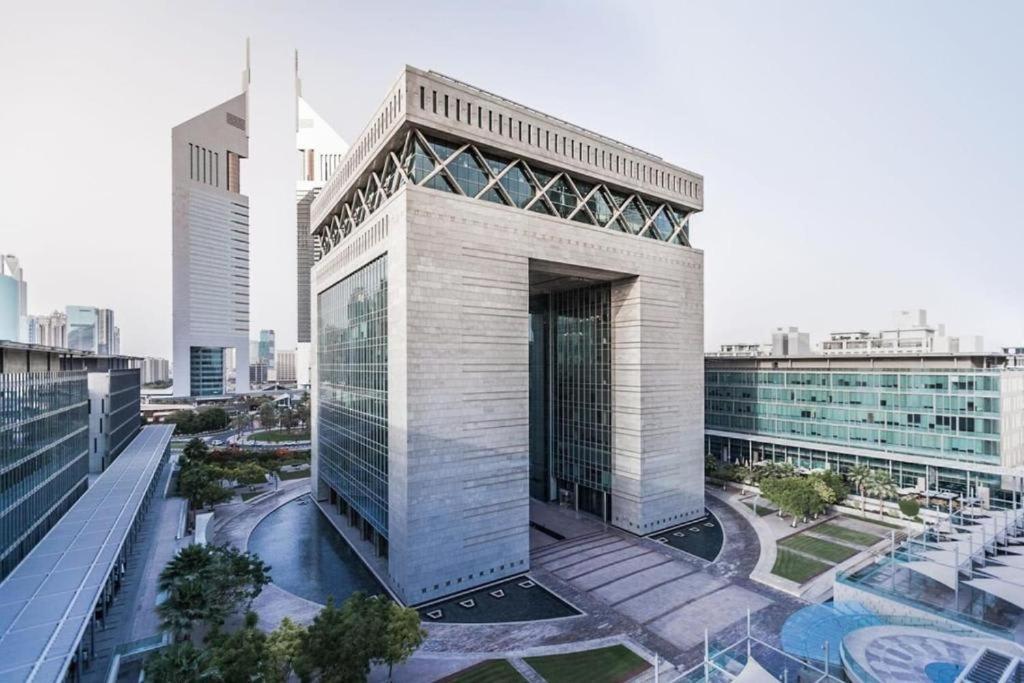 Silkhaus Gallery At Sky Gardens In Heart Of Difc Apartment *
