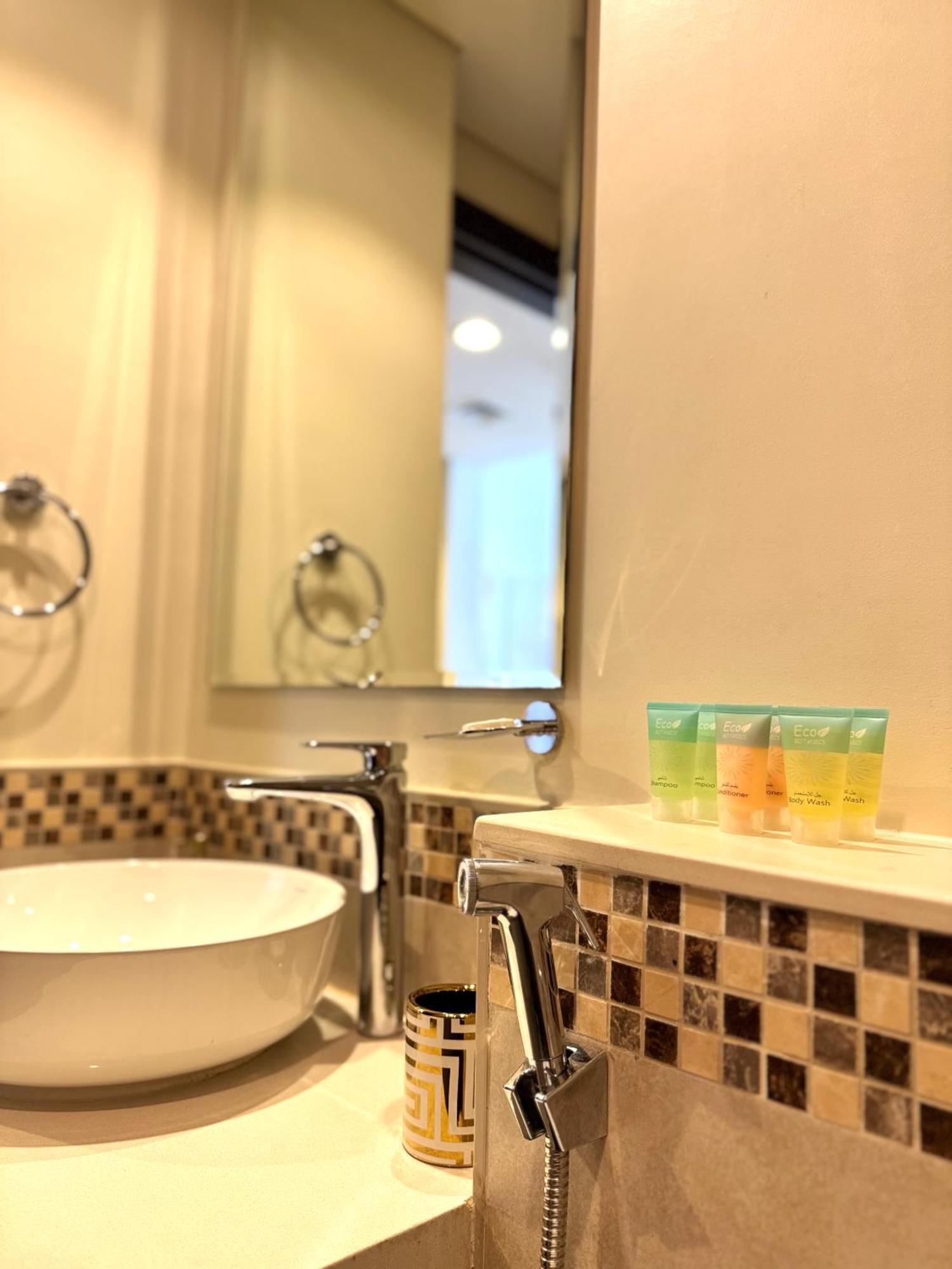 Chic 1-bedroom Retreat With Stunning Canal View Near Burj Khalifa & Business Bay Dubai