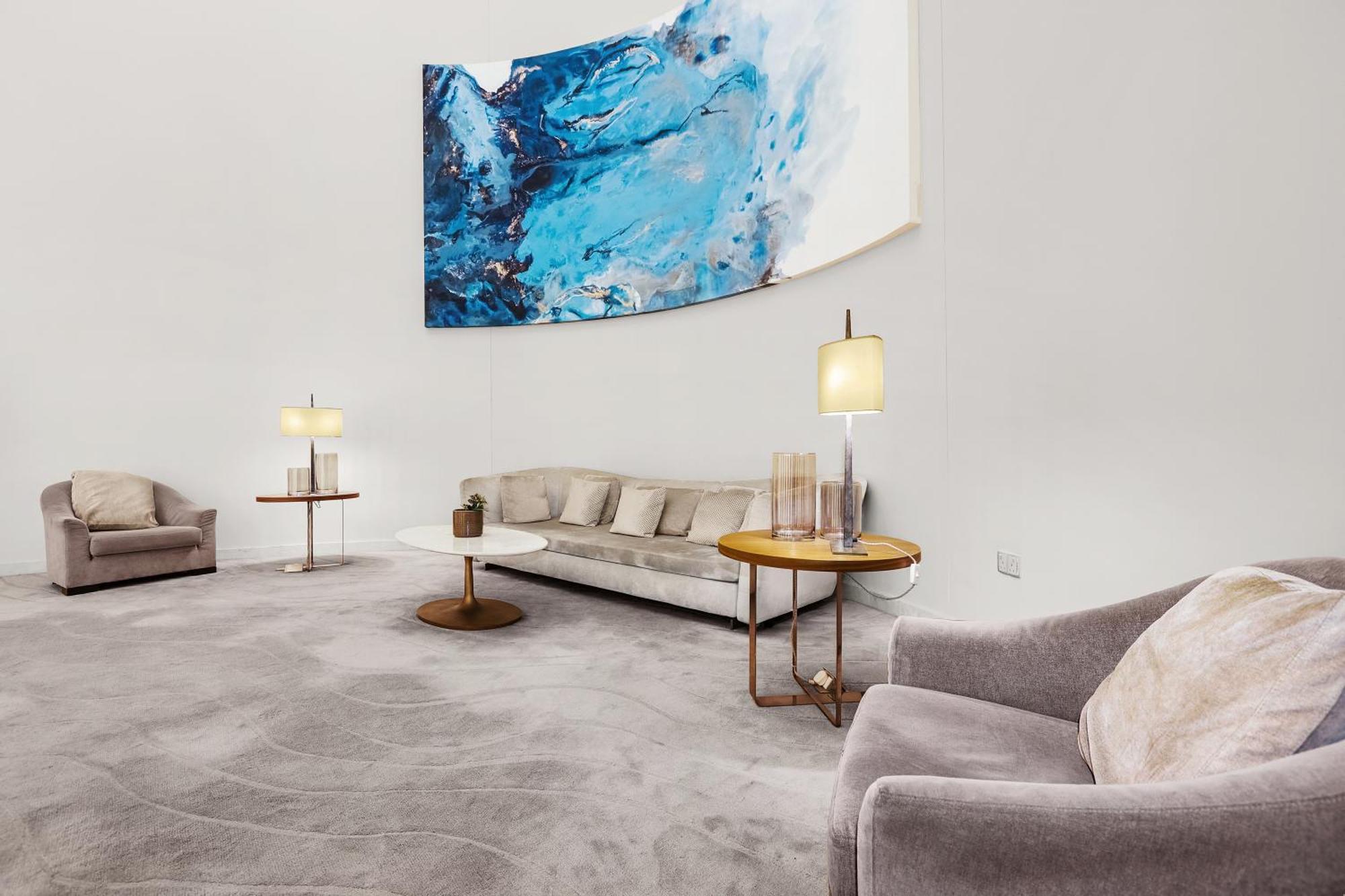 First Class 1b Stylish Downtown Retreat
