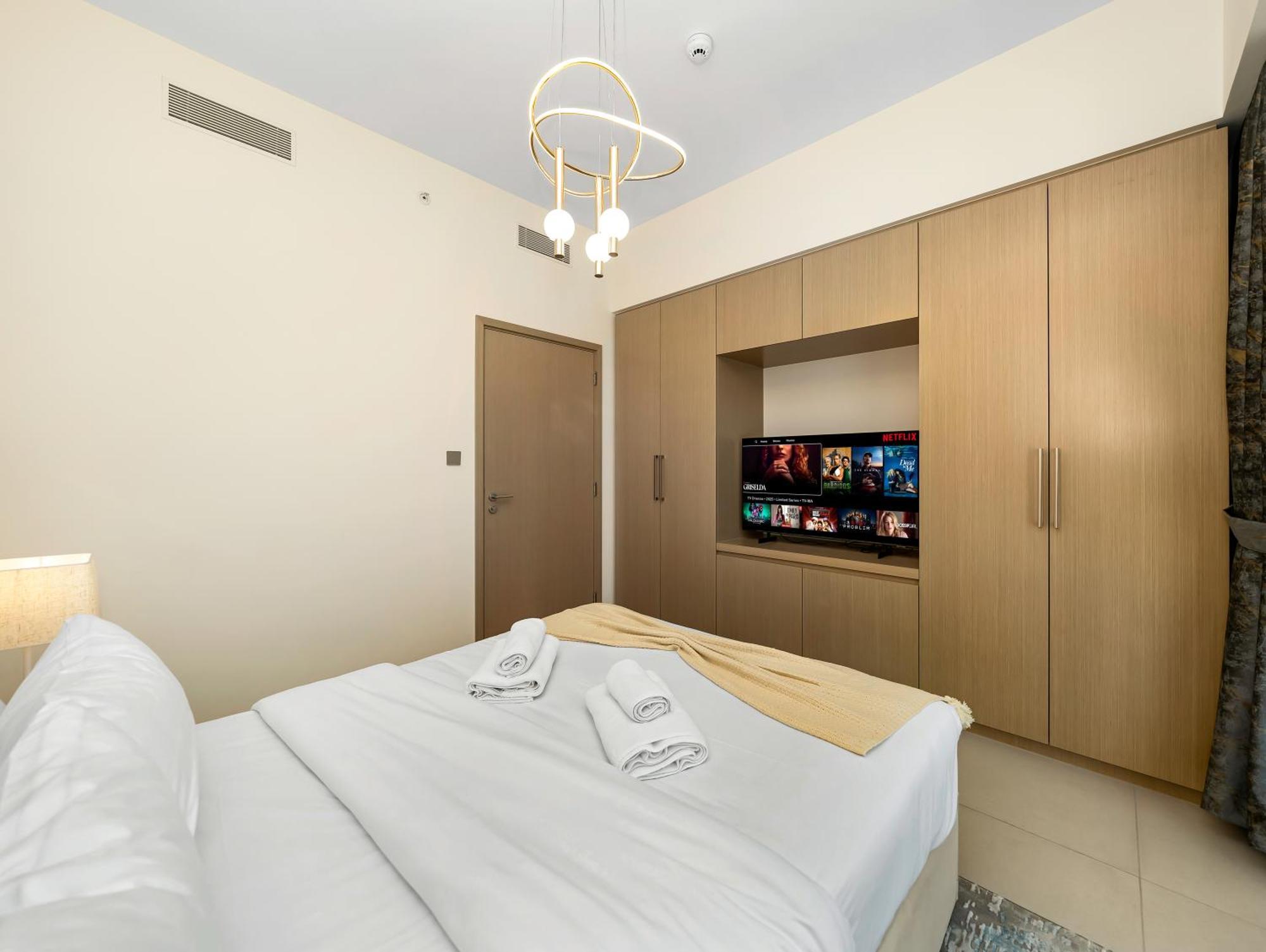 Luxurious Apartments In Burj Royale With Burj Khalifa Views Opposite Dubai Mall Dubai