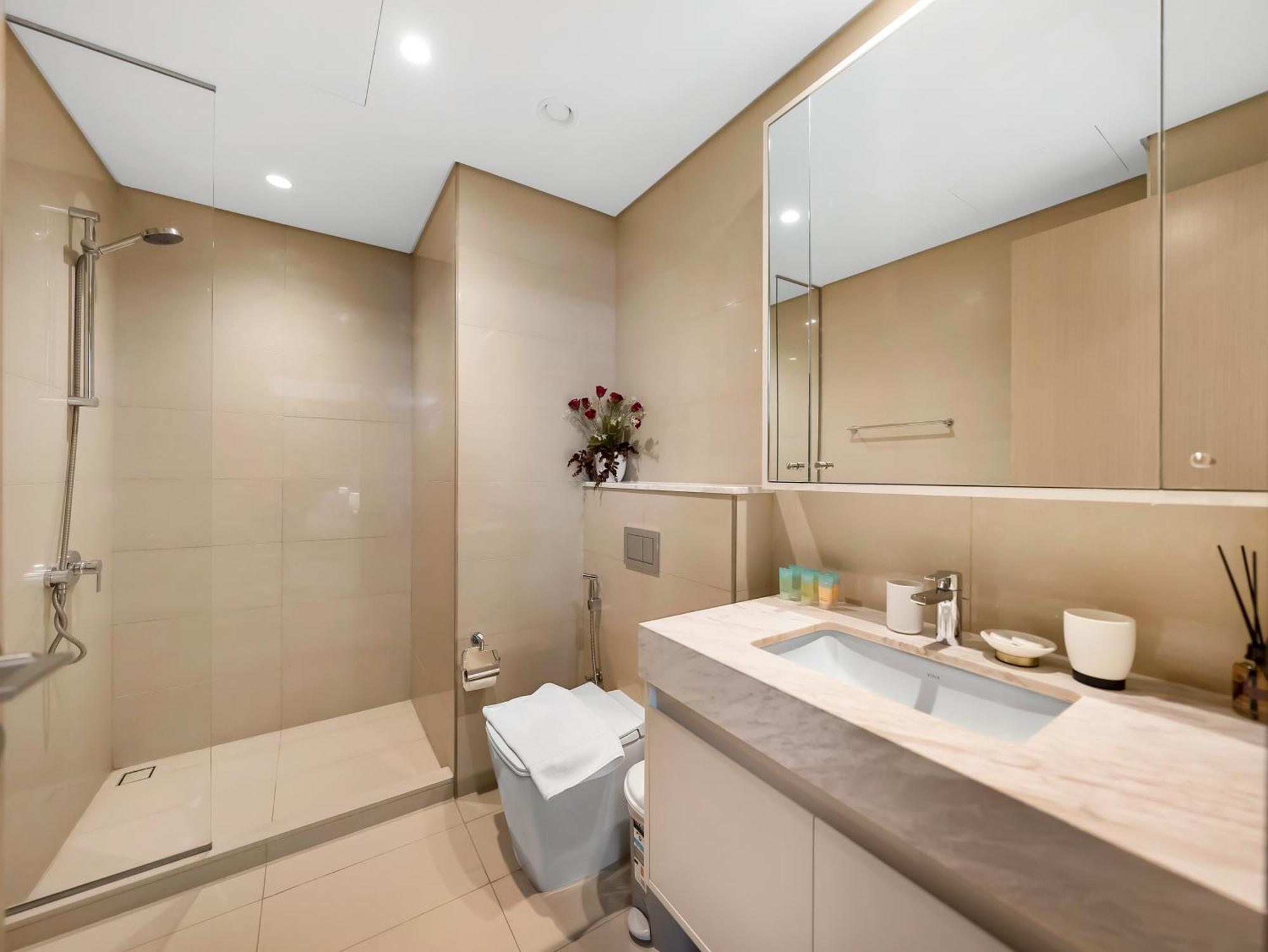 Apartment Luxurious Apartments In Burj Royale With Burj Khalifa Views Opposite Dubai Mall *