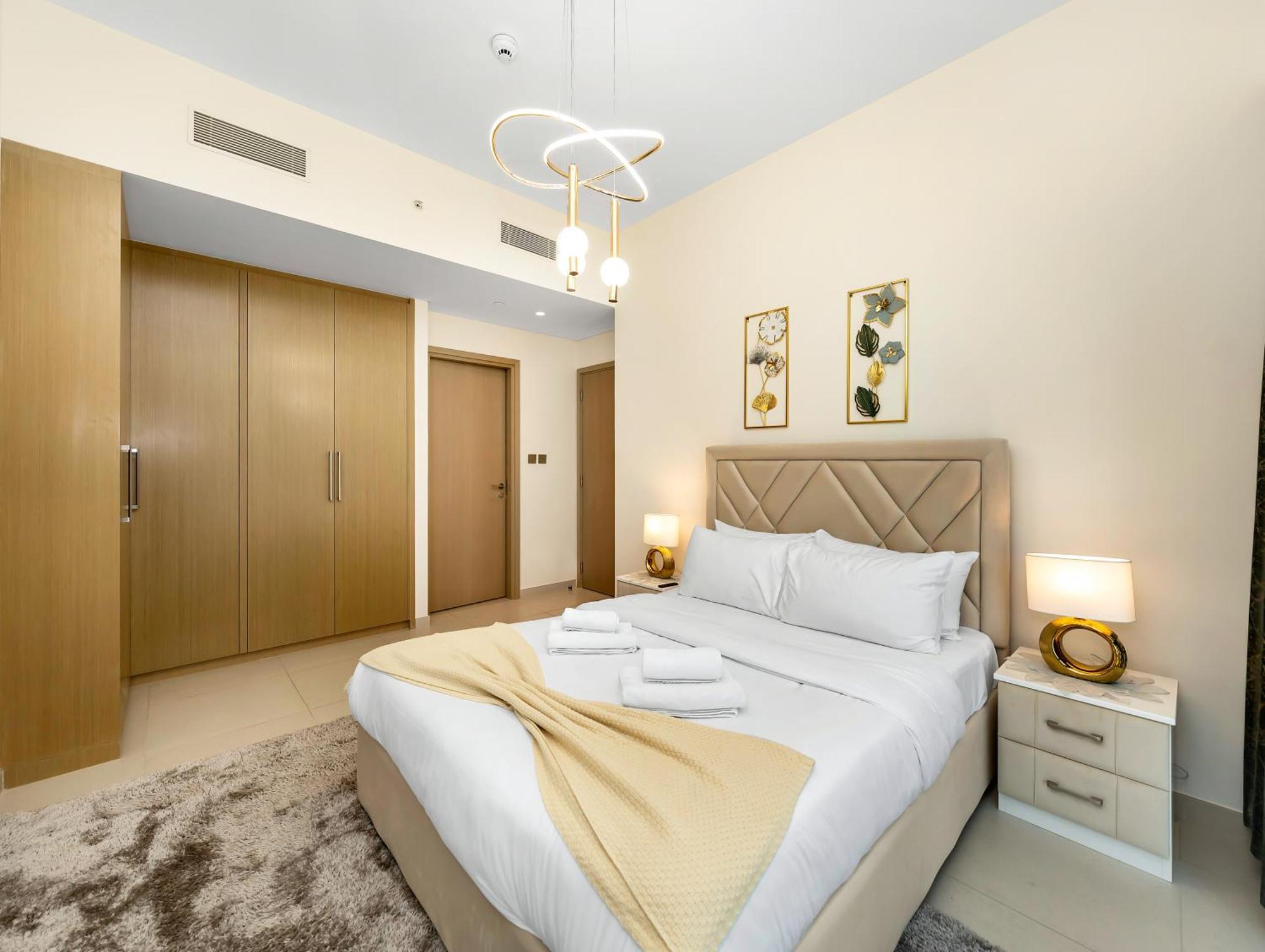 Luxurious Apartments In Burj Royale With Burj Khalifa Views Opposite Dubai Mall