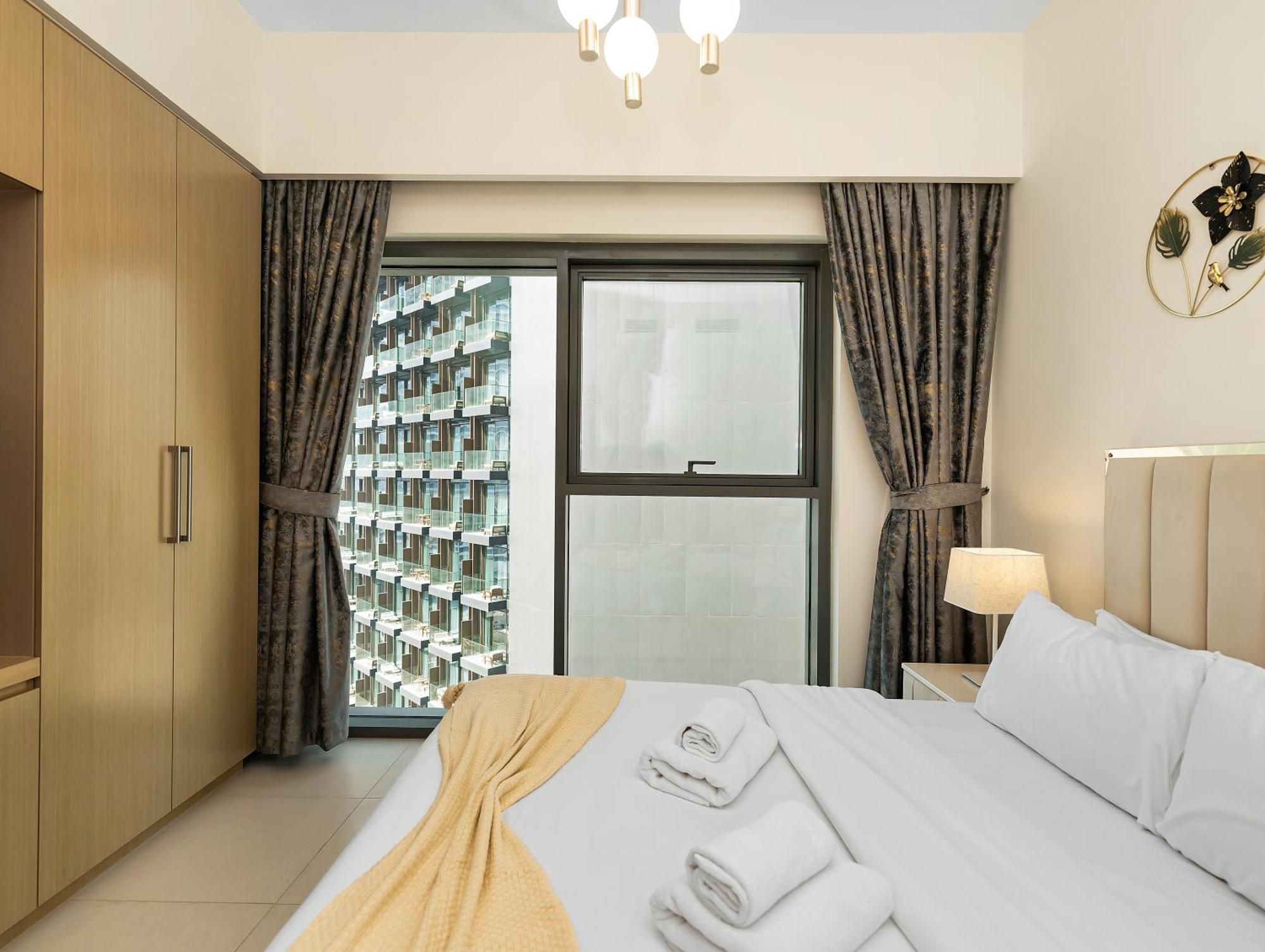 Apartment Luxurious Apartments In Burj Royale With Burj Khalifa Views Opposite Dubai Mall *