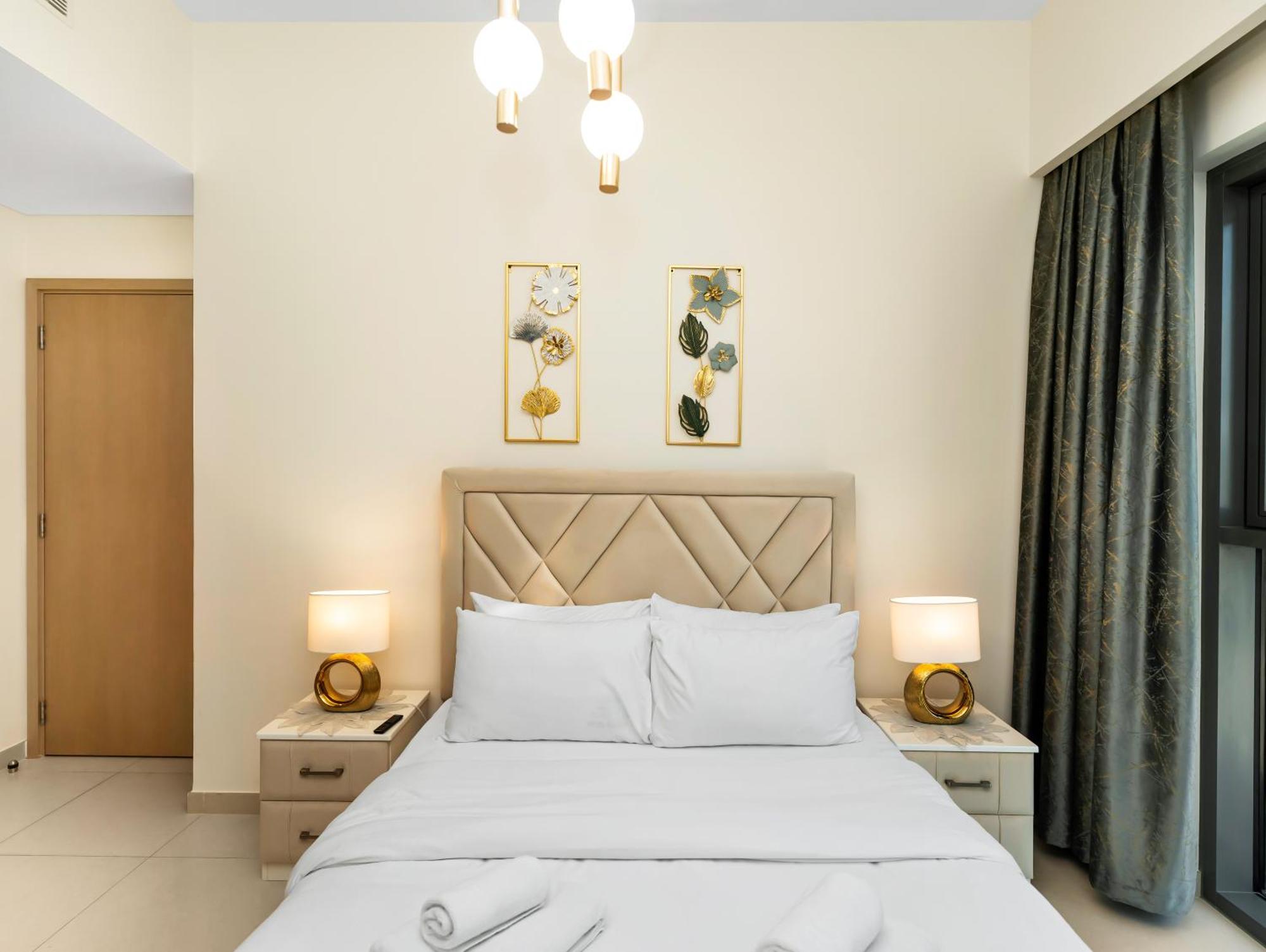 Luxurious Apartments In Burj Royale With Burj Khalifa Views Opposite Dubai Mall *