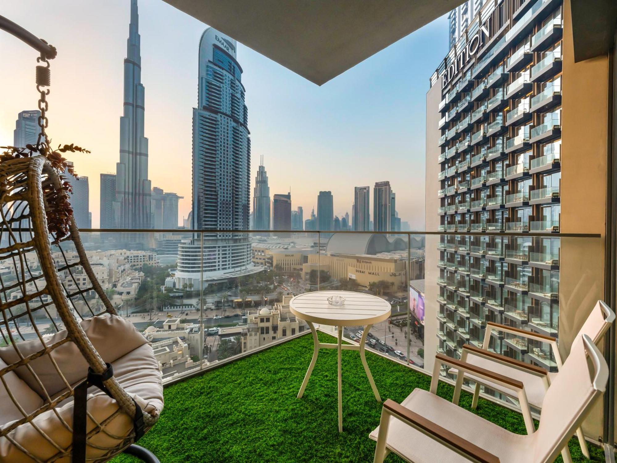 Luxurious Apartments In Burj Royale With Burj Khalifa Views Opposite Dubai Mall *