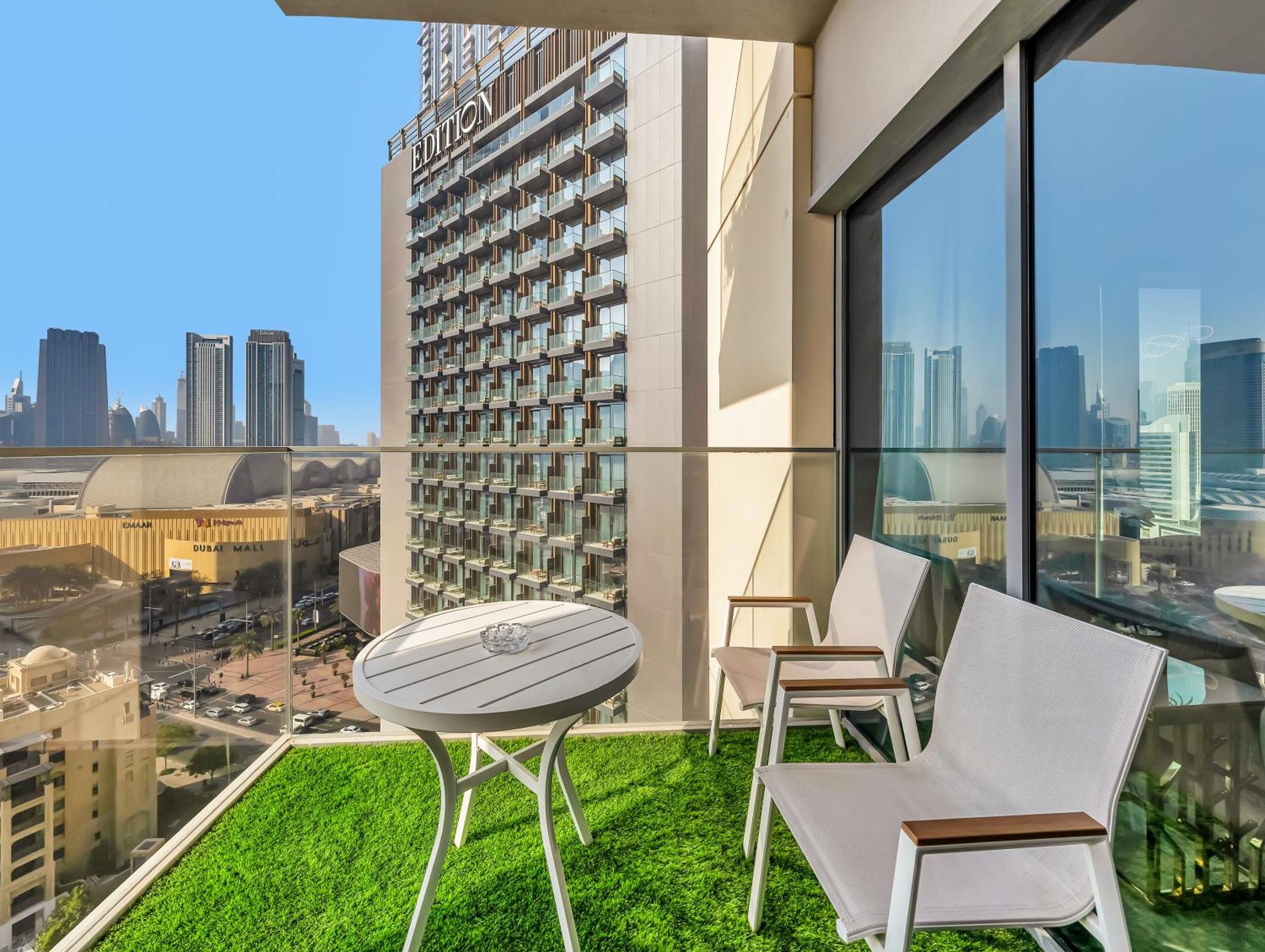Luxurious Apartments In Burj Royale With Burj Khalifa Views Opposite Dubai Mall Dubai