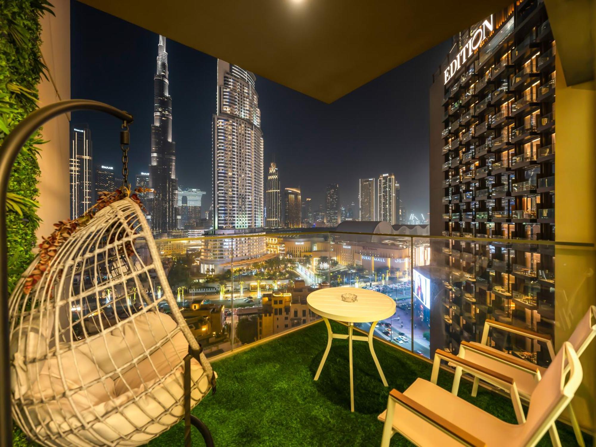 Luxurious Apartments In Burj Royale With Burj Khalifa Views Opposite Dubai Mall *