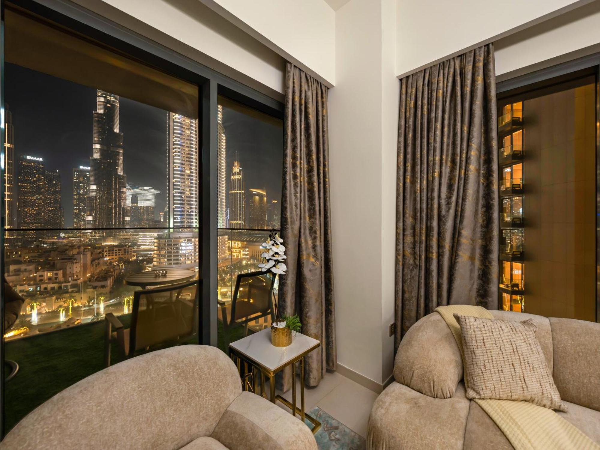 Luxurious Apartments In Burj Royale With Burj Khalifa Views Opposite Dubai Mall Apartment