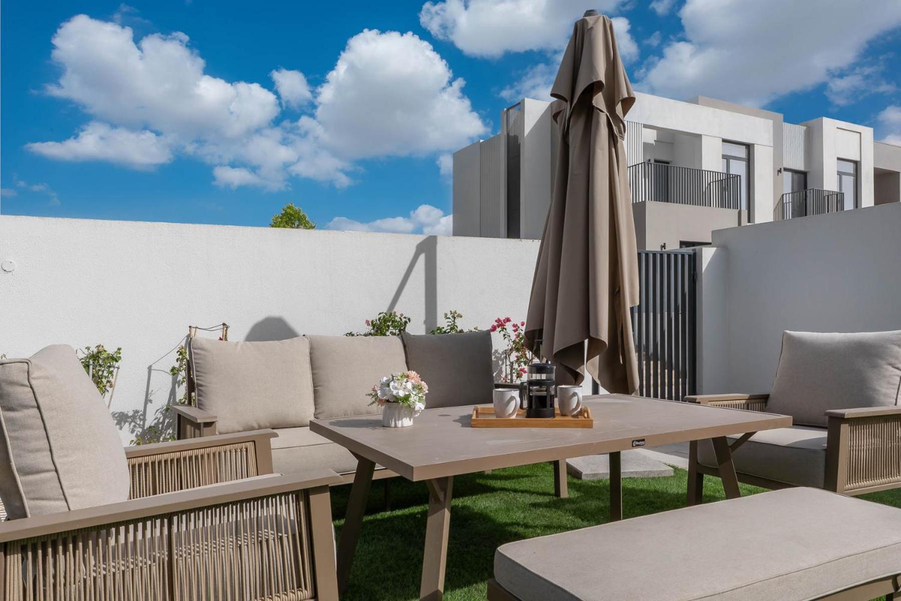 Stylish Living - Brand-new Family Community Villa