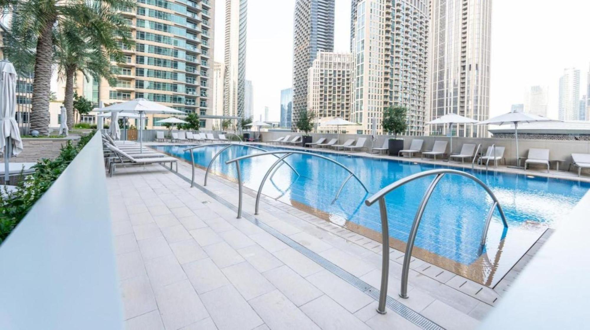 Refined & Welcoming 2bdr In Downtown-34 *