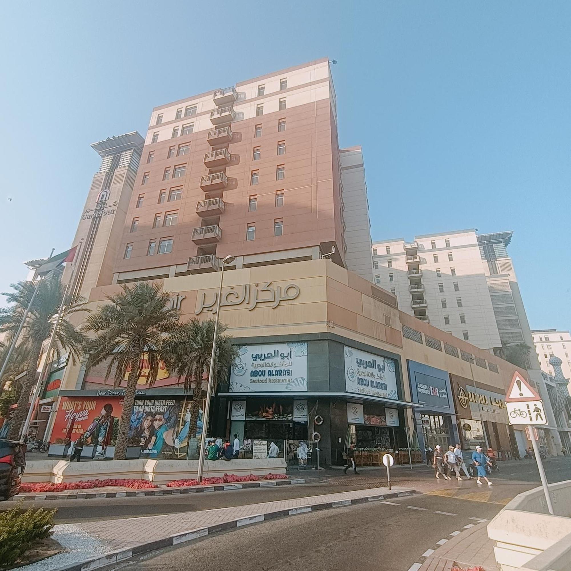 Aparthotel 2016 Queen In With Private And Attached Bathroom Close To Union Metro Station With Paid Parking Dubai