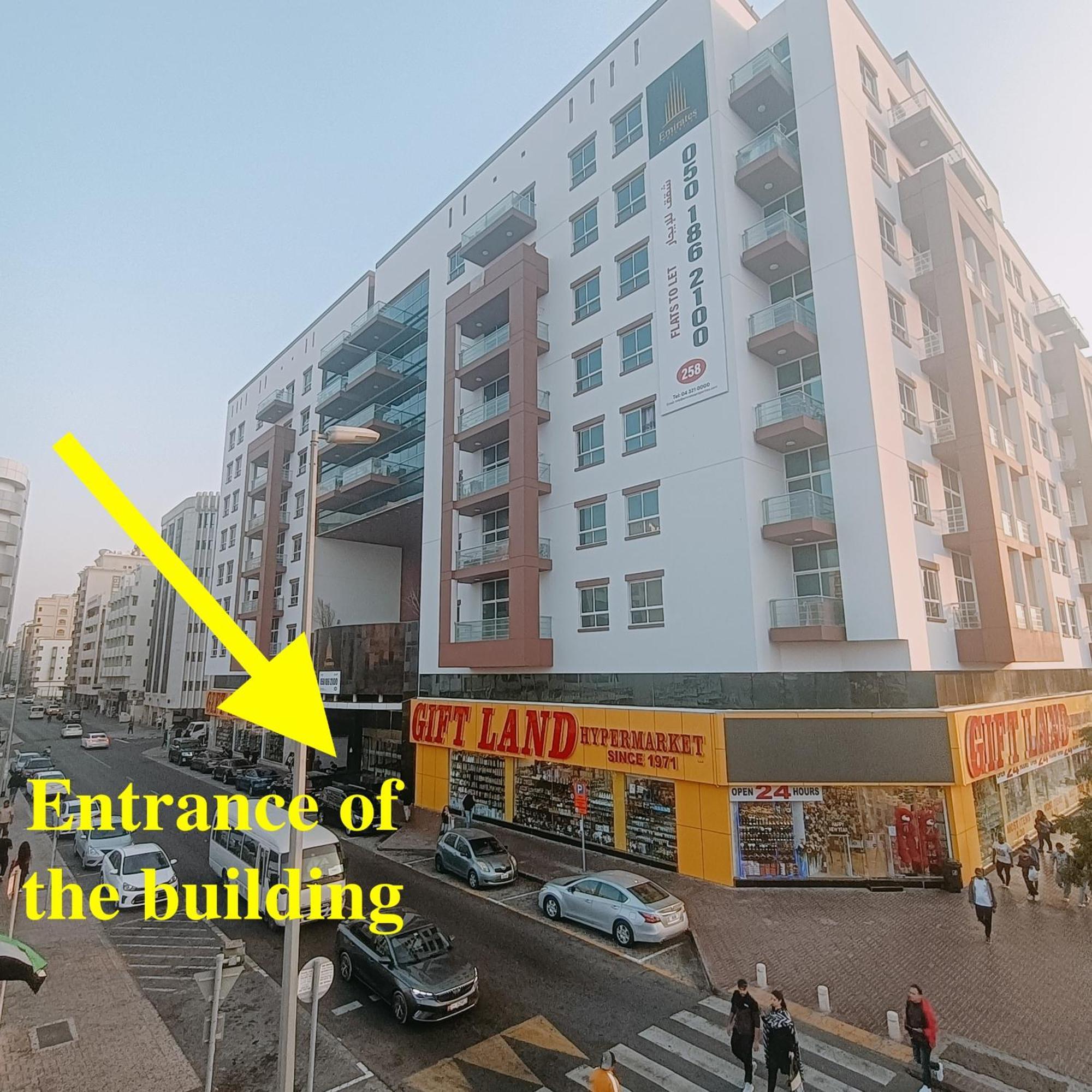 2016 Queen In With Private And Attached Bathroom Close To Union Metro Station With Paid Parking * Dubai