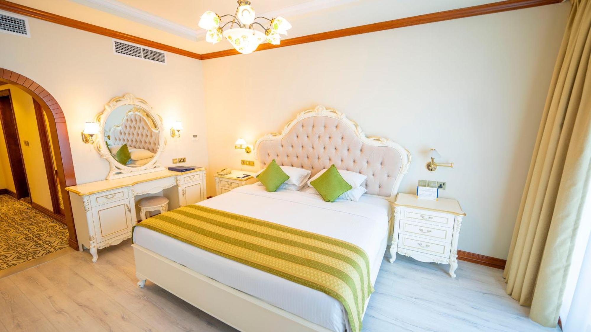 Riviera Hotel 4*
