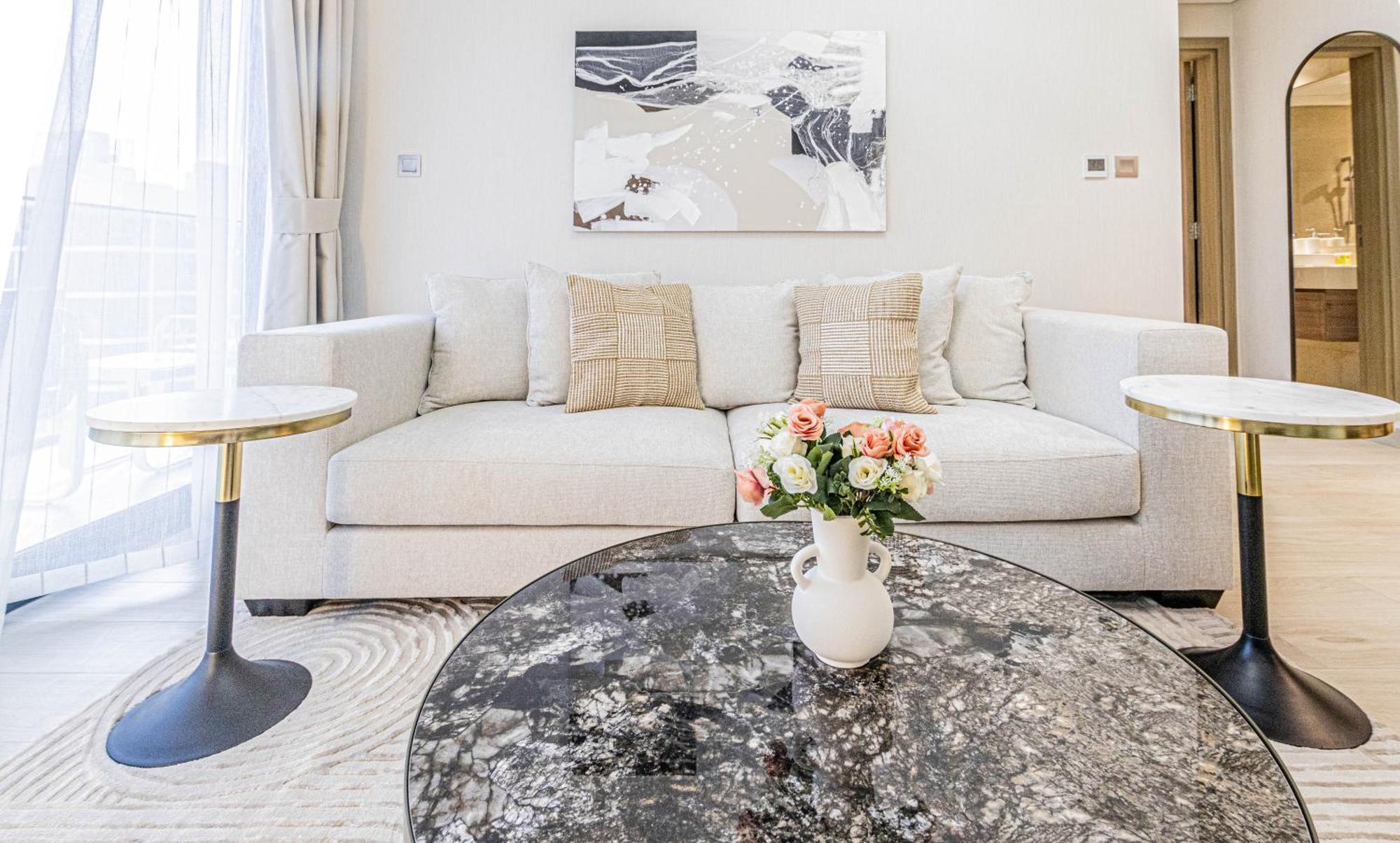Luxurious 1br Living In Azizi Riviera 39 *