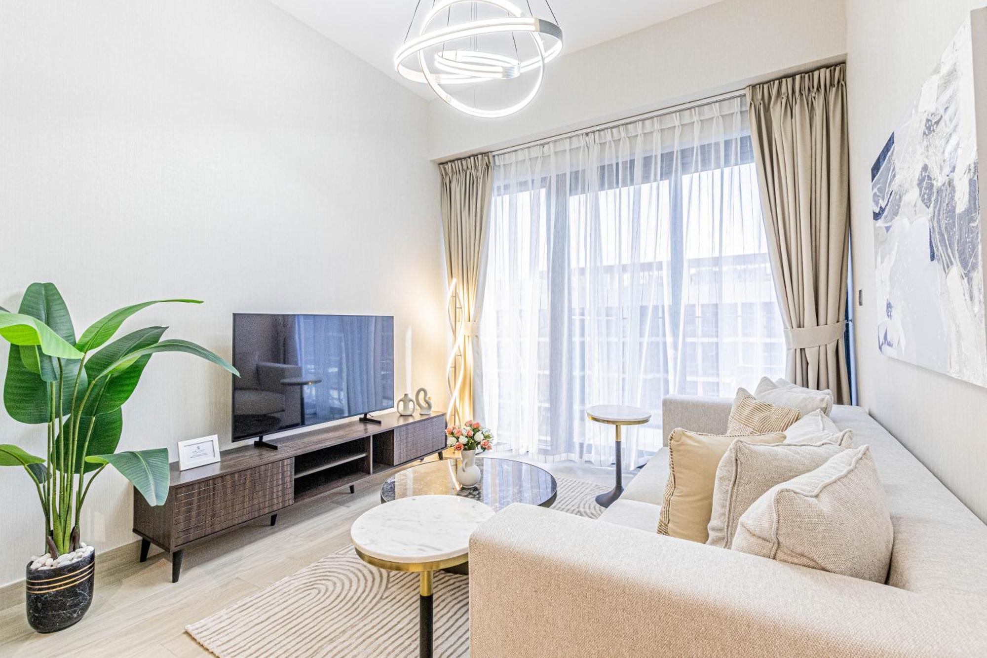 Apartment Luxurious 1br Living In Azizi Riviera 39 *