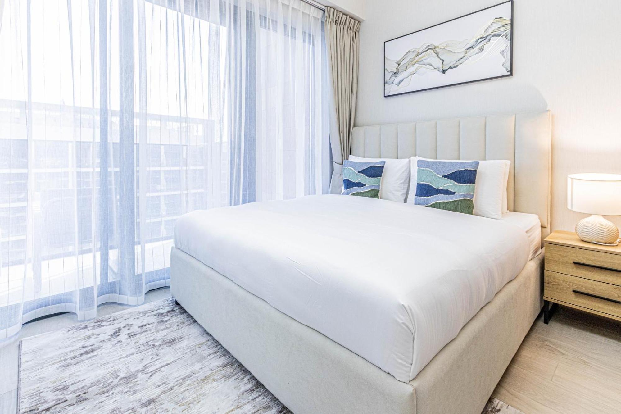 Luxurious 1br Living In Azizi Riviera 39 Apartment *