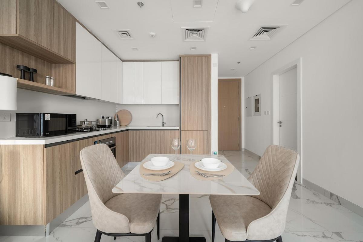 First Class 1br Modern Haven In Hills * Dubai