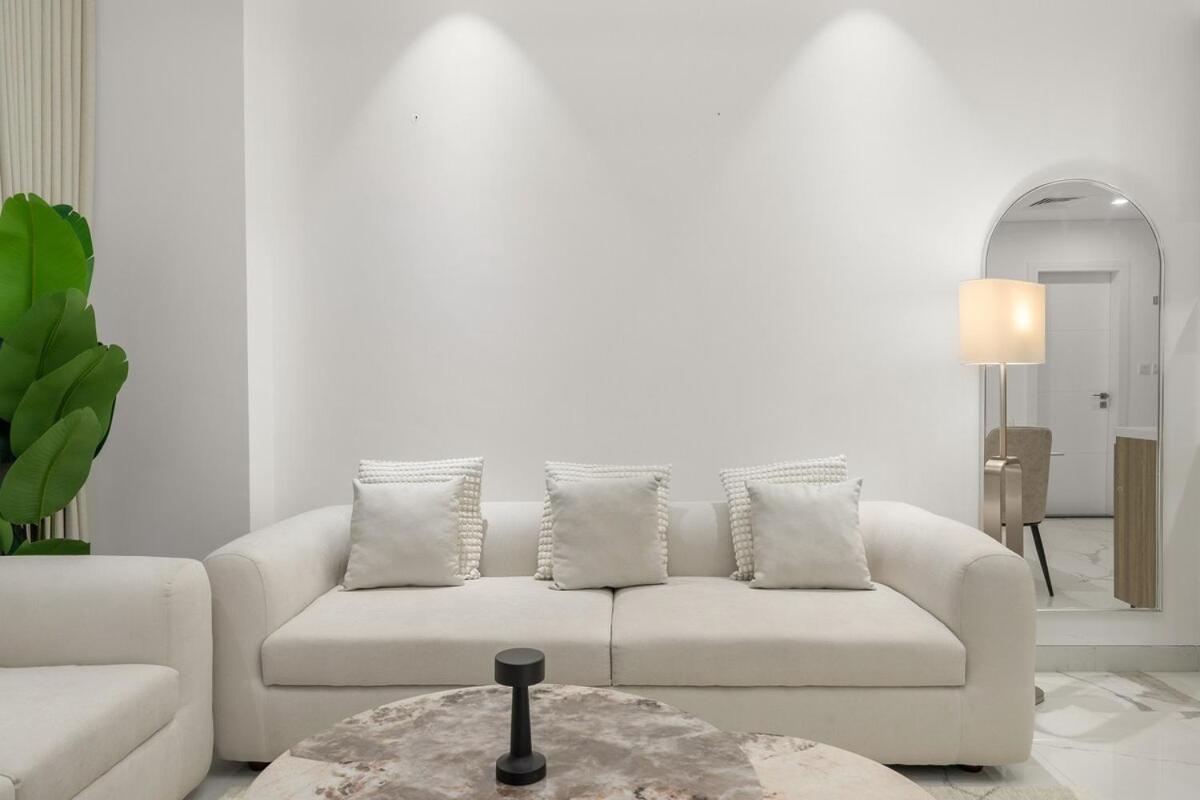 First Class 1br Modern Haven In Hills Apartment