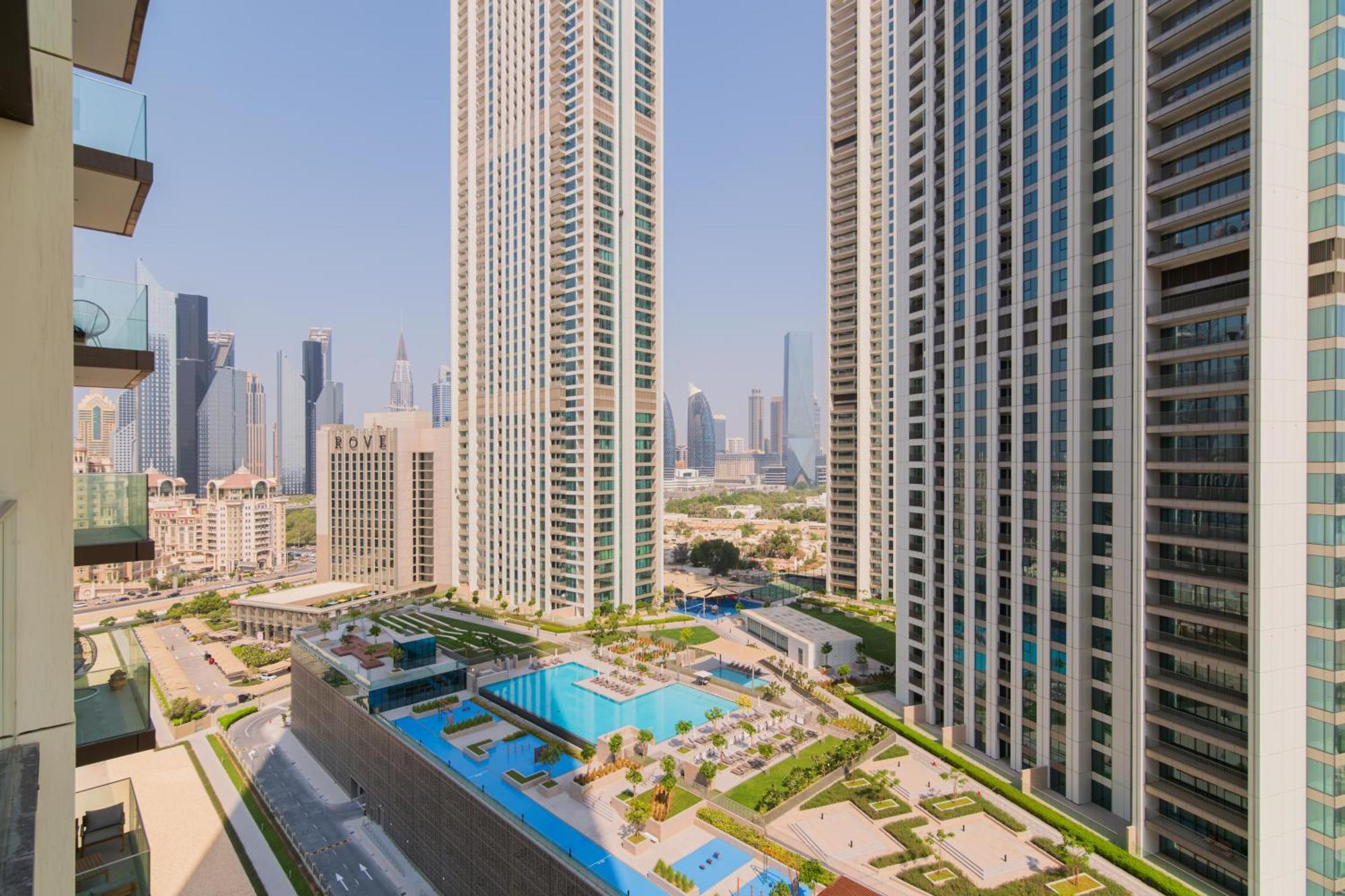 Elite Escape - 1 Bhk Getaway With Mall Access - 1502 Apartment *