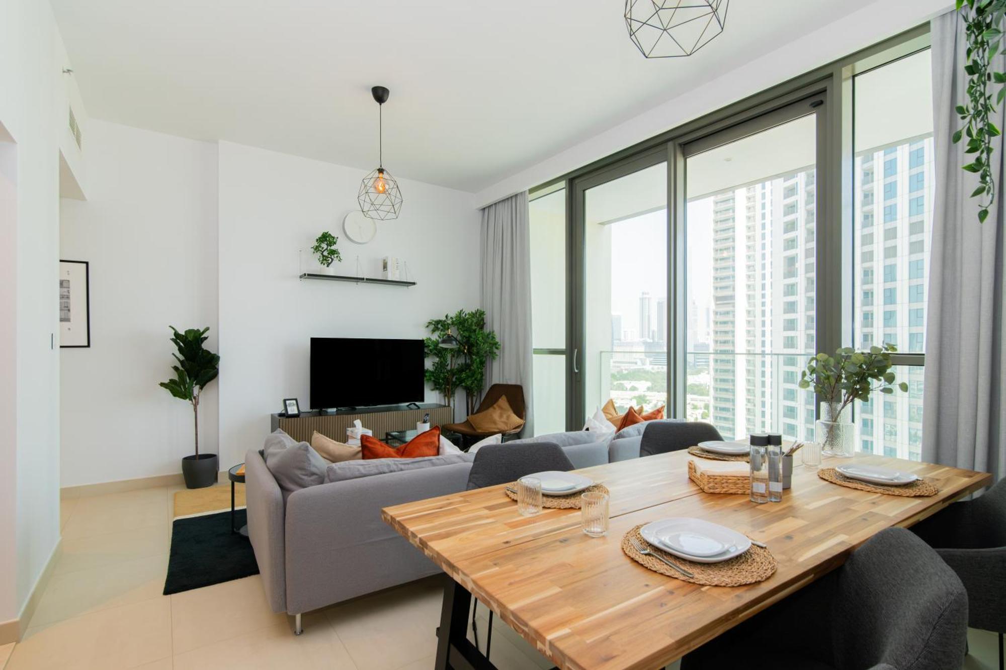 Apartment Elite Escape - 1 Bhk Getaway With Mall Access - 1502 *