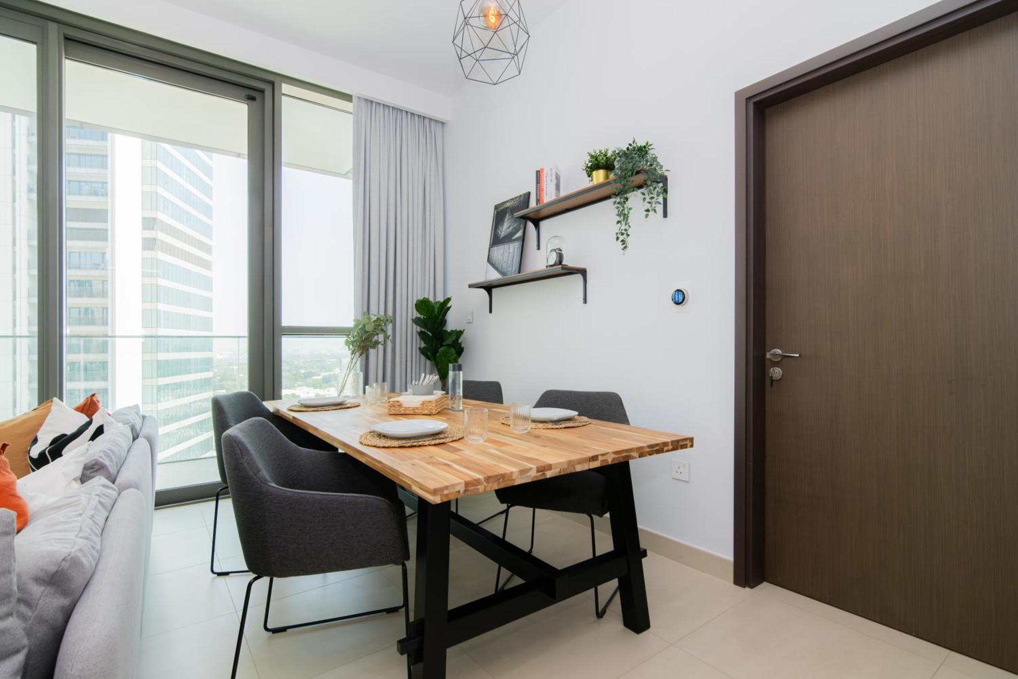 Elite Escape - 1 Bhk Getaway With Mall Access - 1502 *