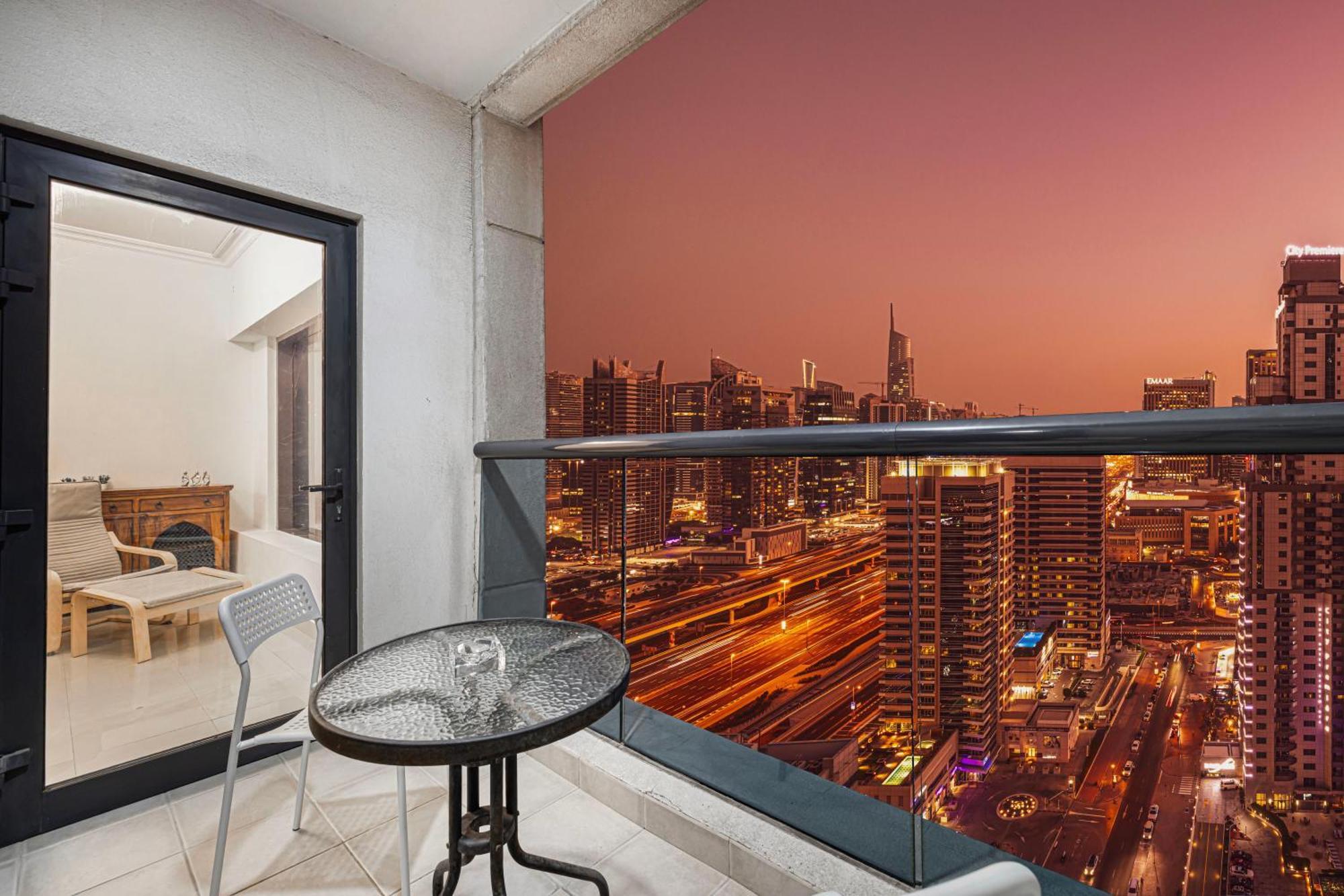 Prime Location - Full Marina View *