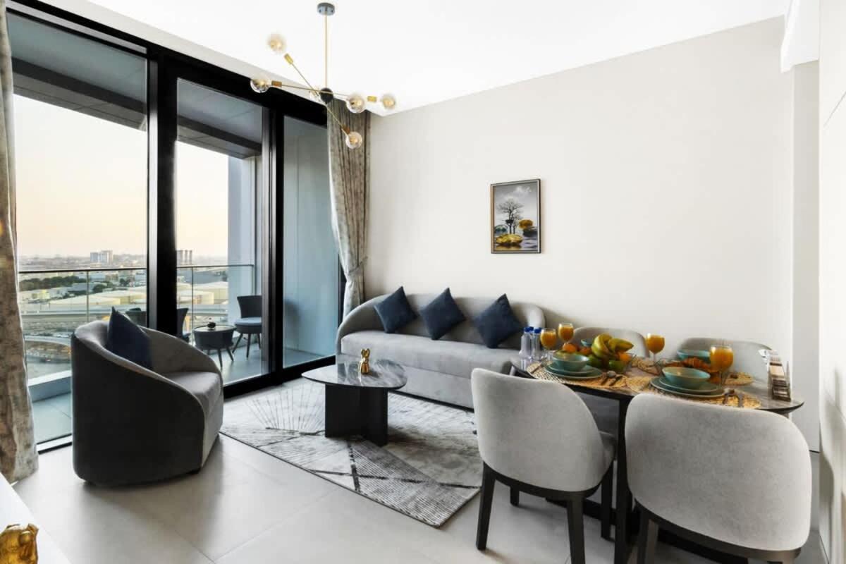 Address - Luxurious 1bdr By The