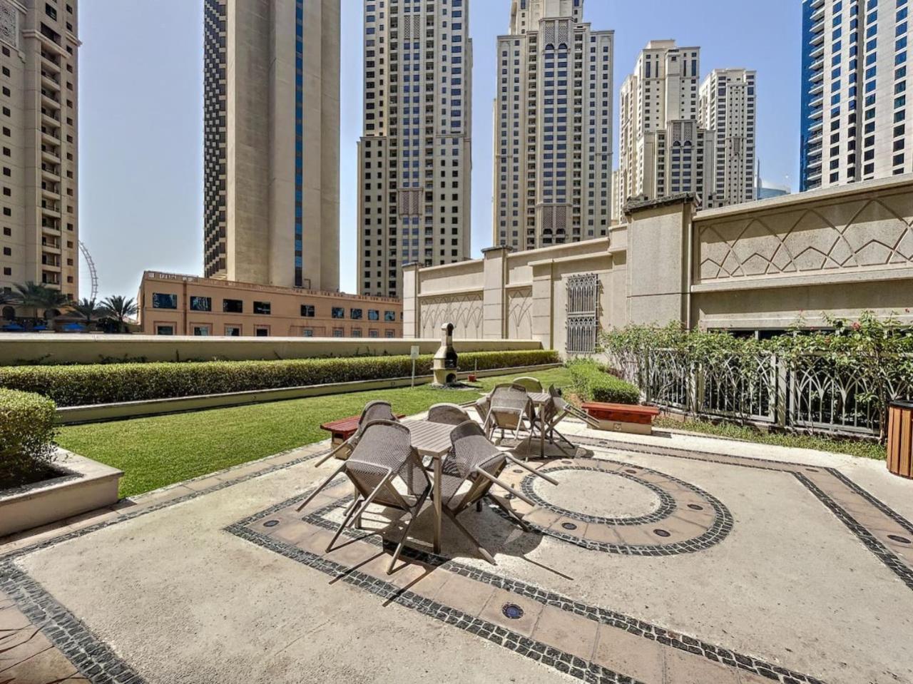 Shemara Tower - Elegant Two Bed With Marina View *