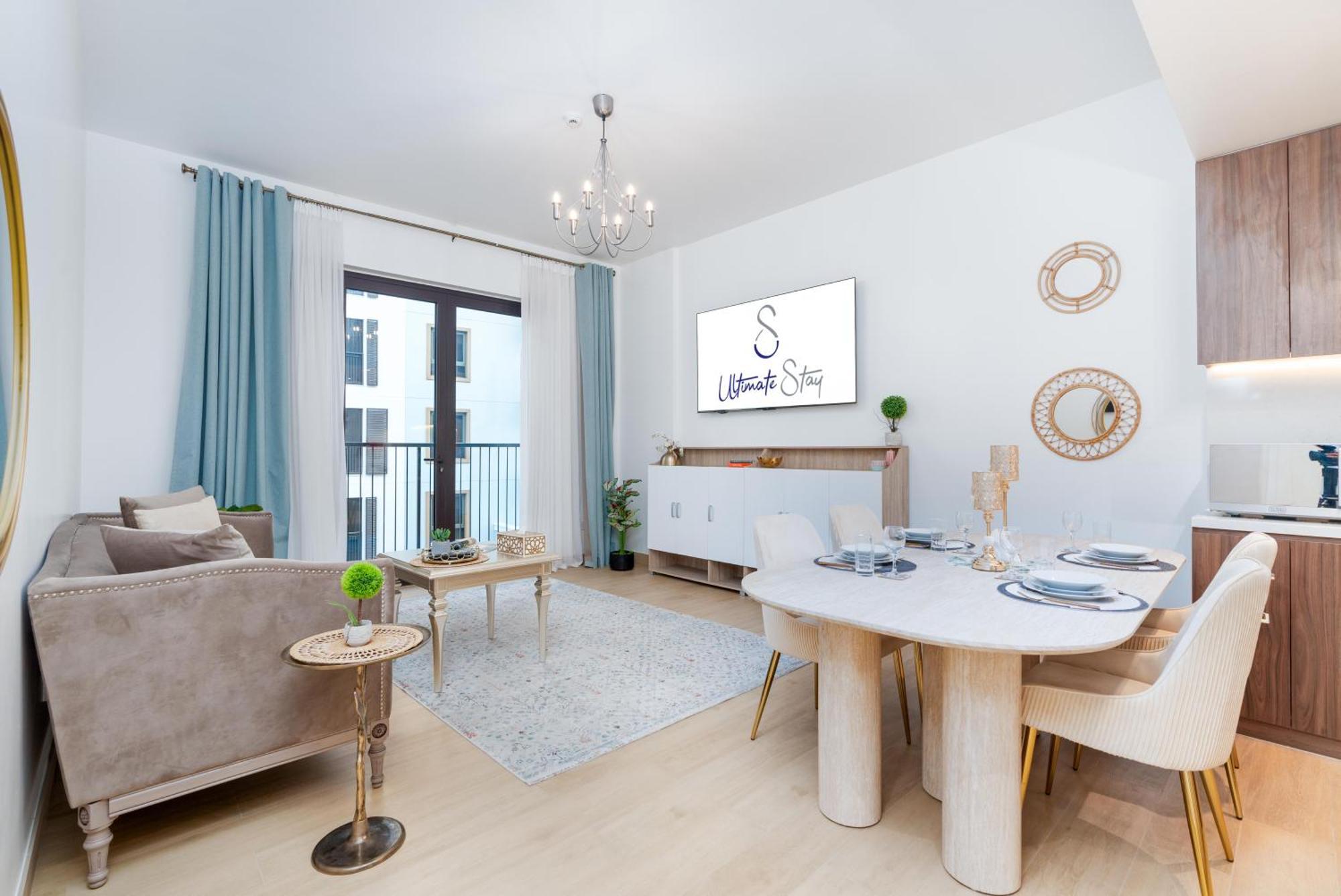 Apartment Stylish 1br In La With Balcony And Partial Marina Views