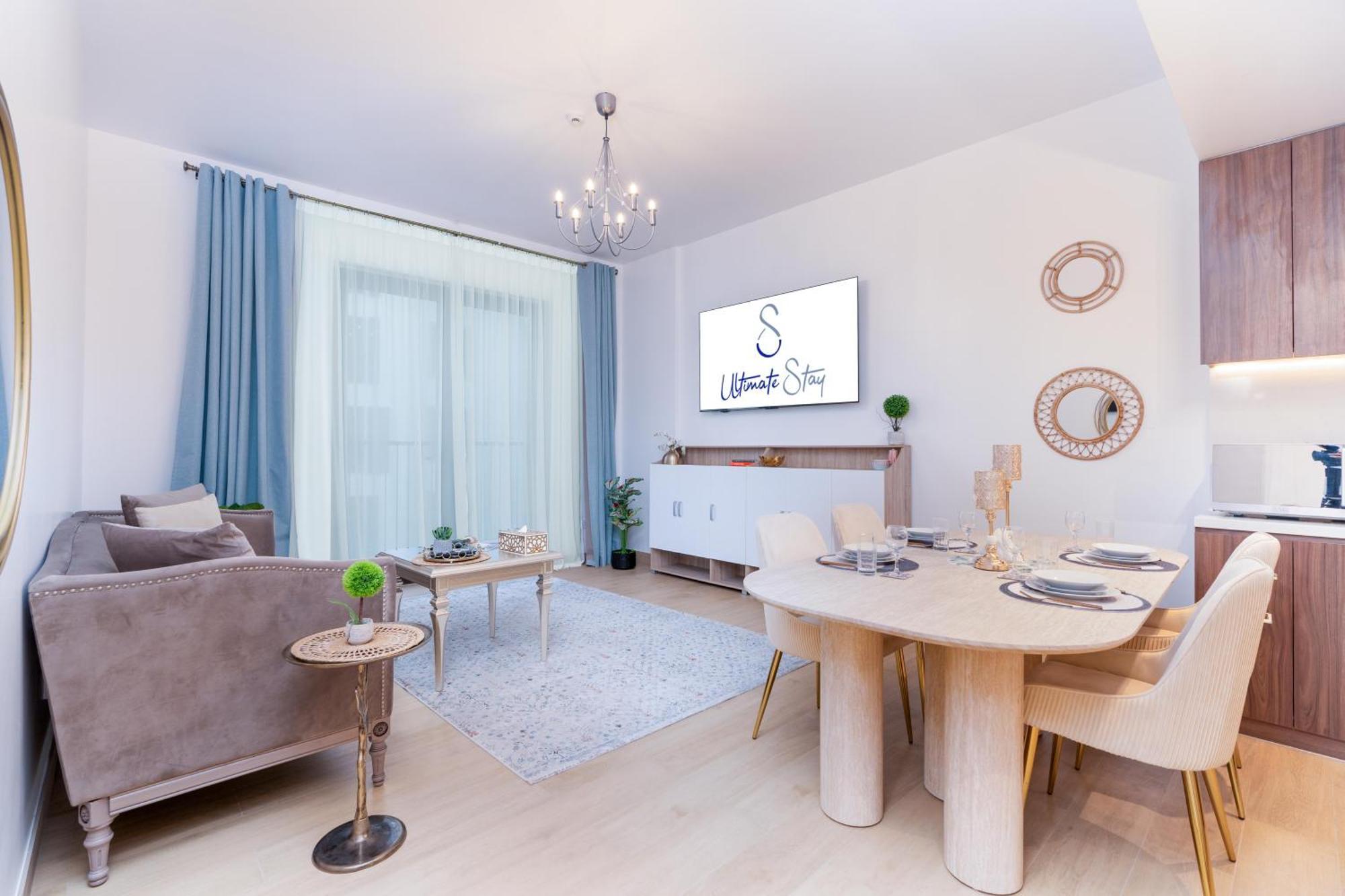 Stylish 1br In La With Balcony And Partial Marina Views *