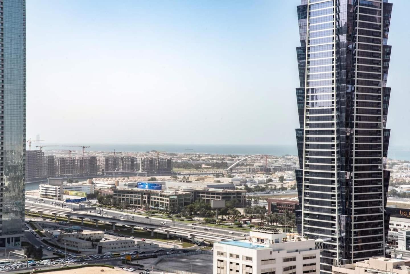 Scenic 2 Bedroom - Downtown Business Bay Apartment Dubai