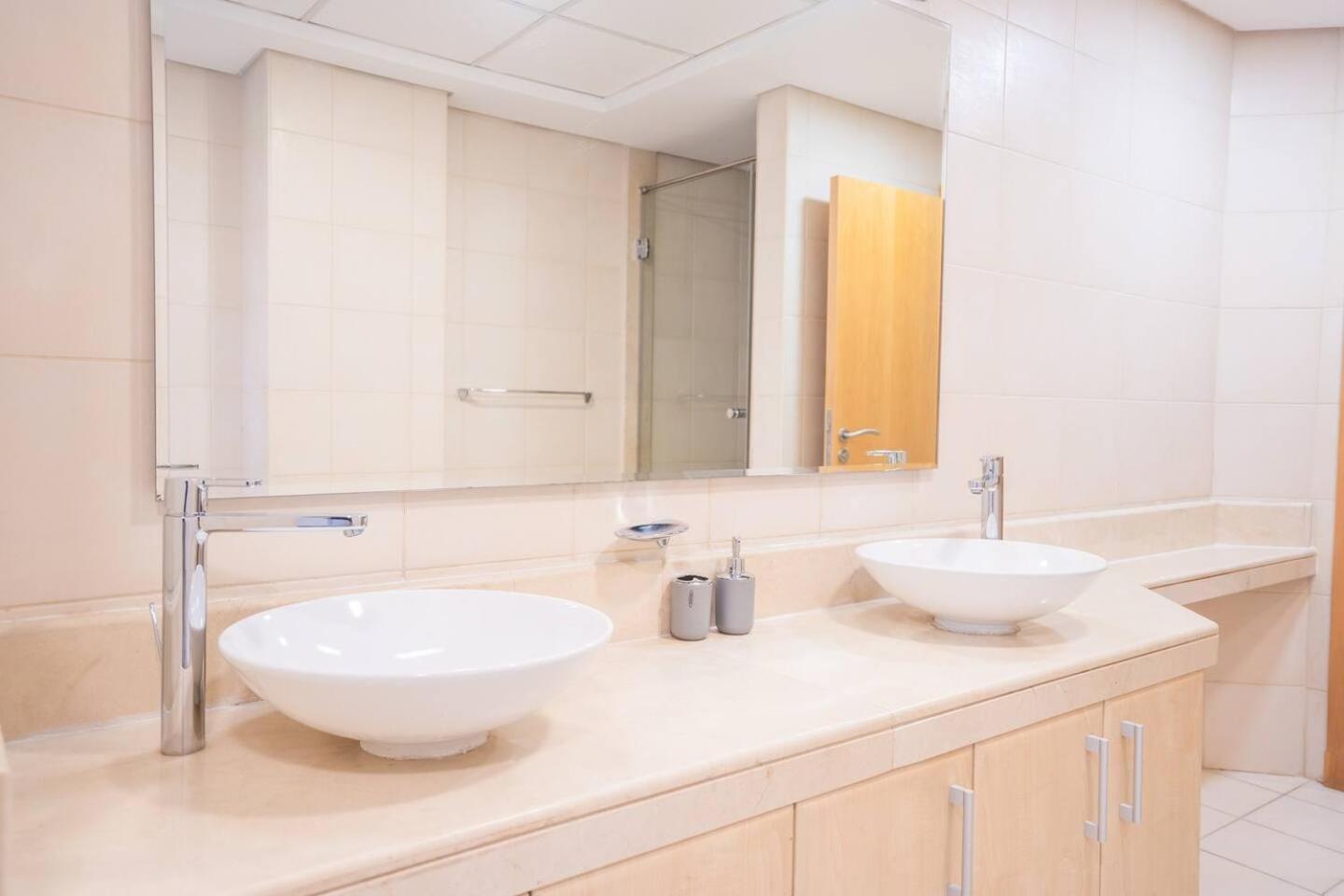The Palm Luxury 4-Br Beach Club Access Dubai Dubai