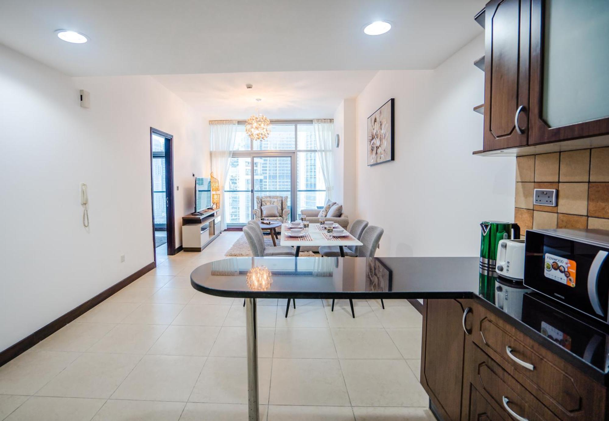 Apartamento 1br Near Metro Jlt Pool Gym Fast Wi-fi