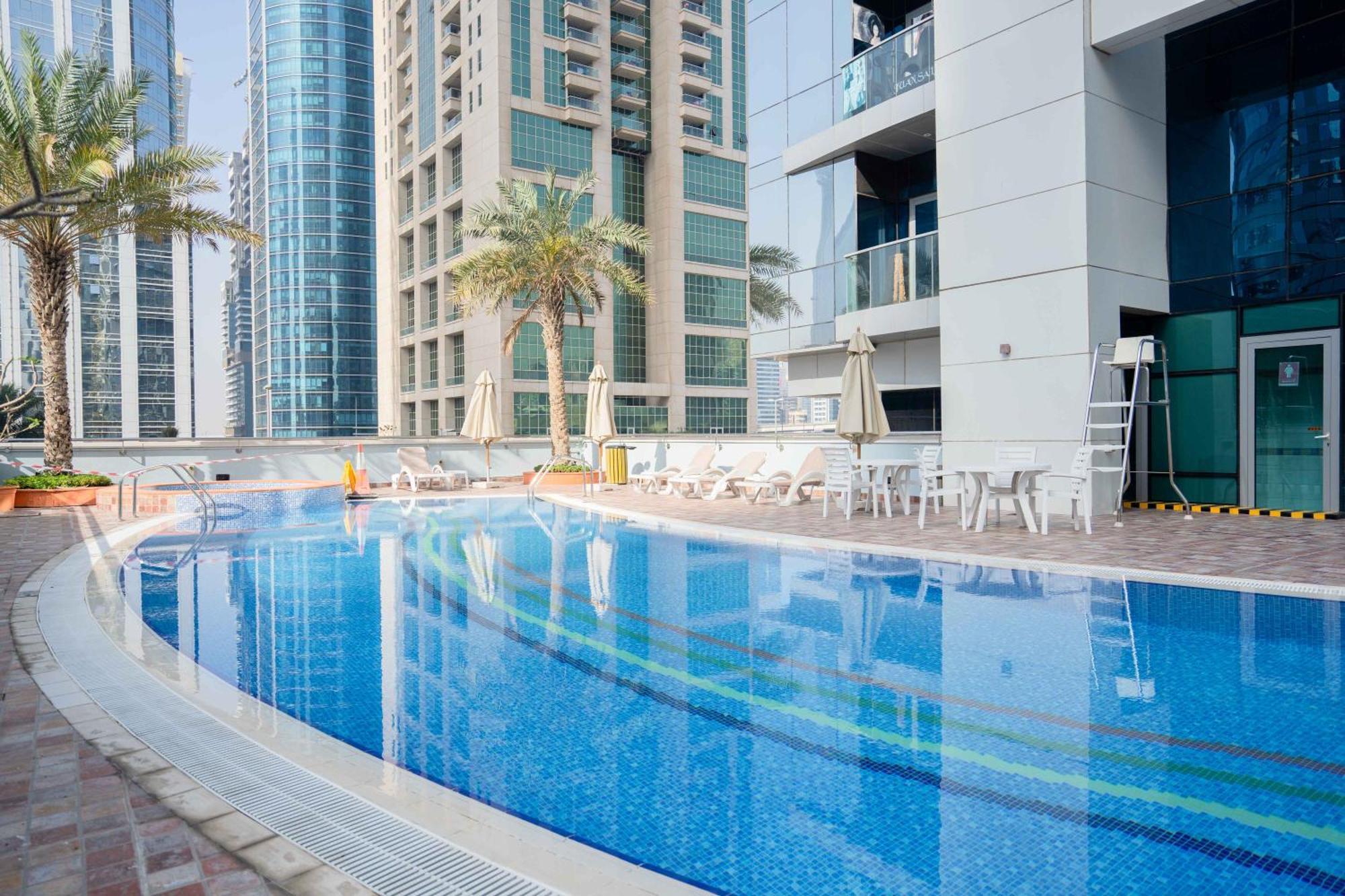 1br Near Metro Jlt Pool Gym Fast Wi-fi *