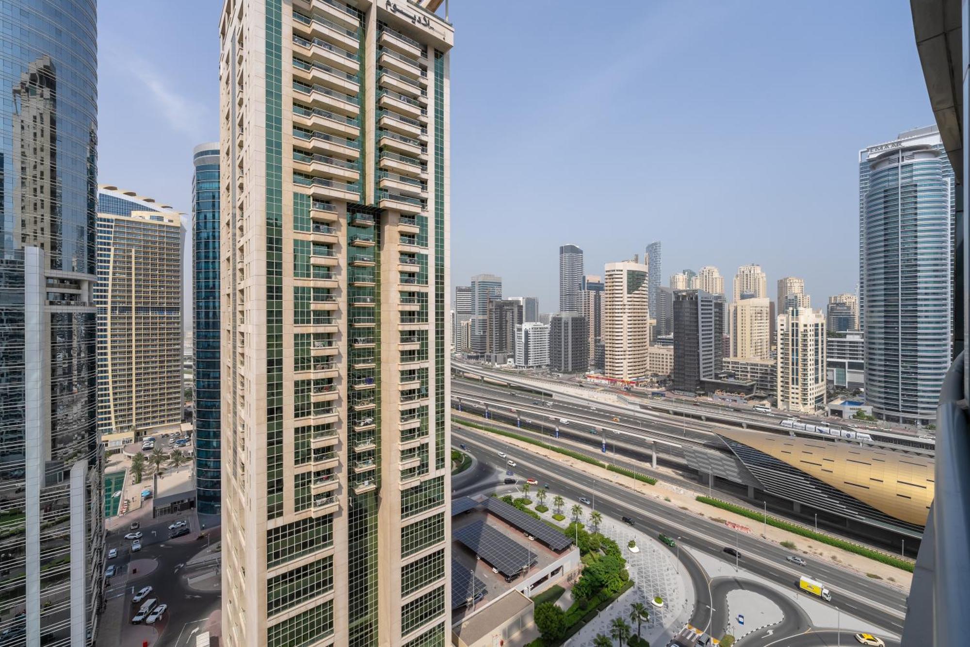 1br Near Metro Jlt Pool Gym Fast Wi-fi Apartment Dubai