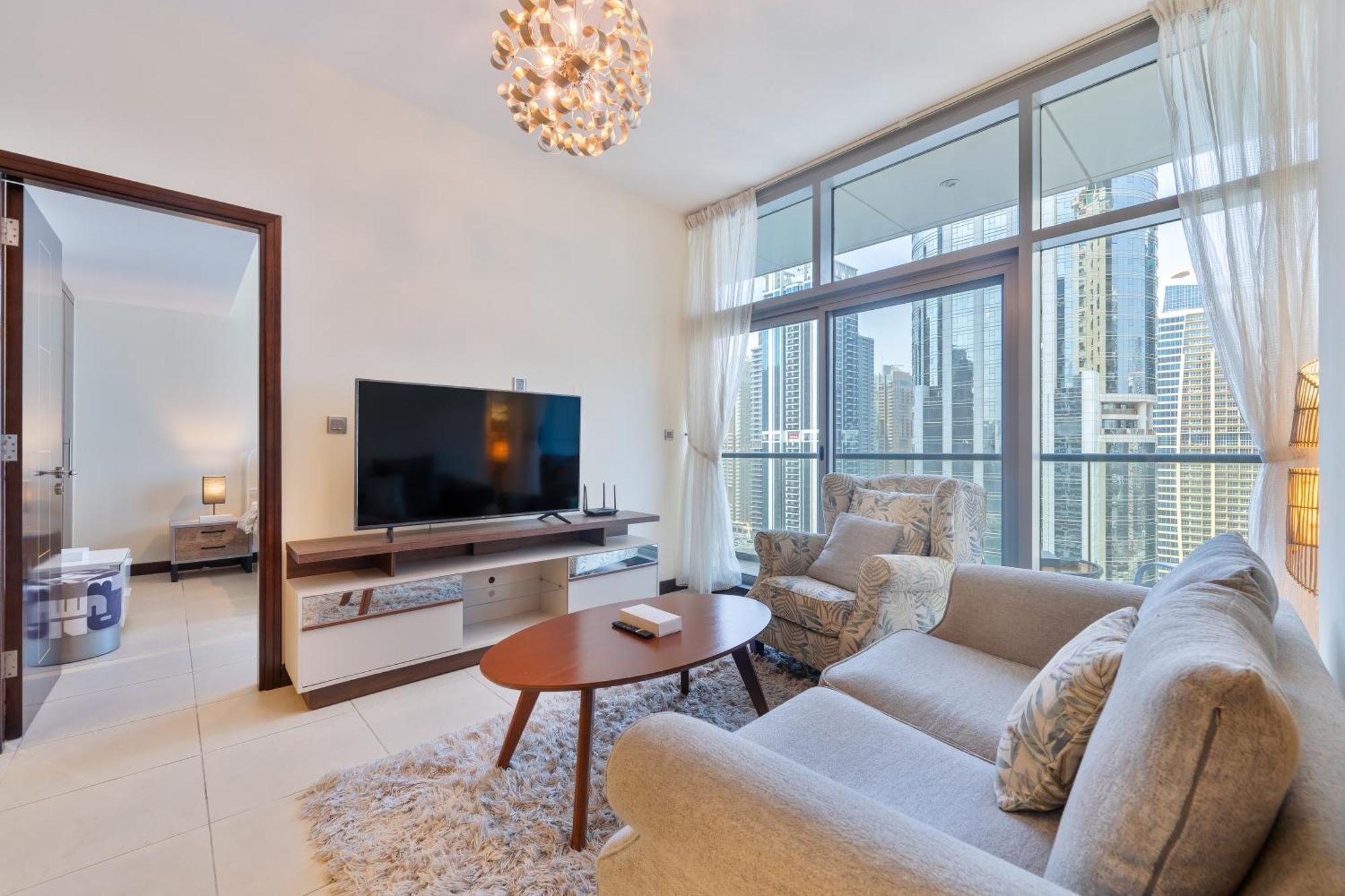 Apartment 1br Near Metro Jlt Pool Gym Fast Wi-fi