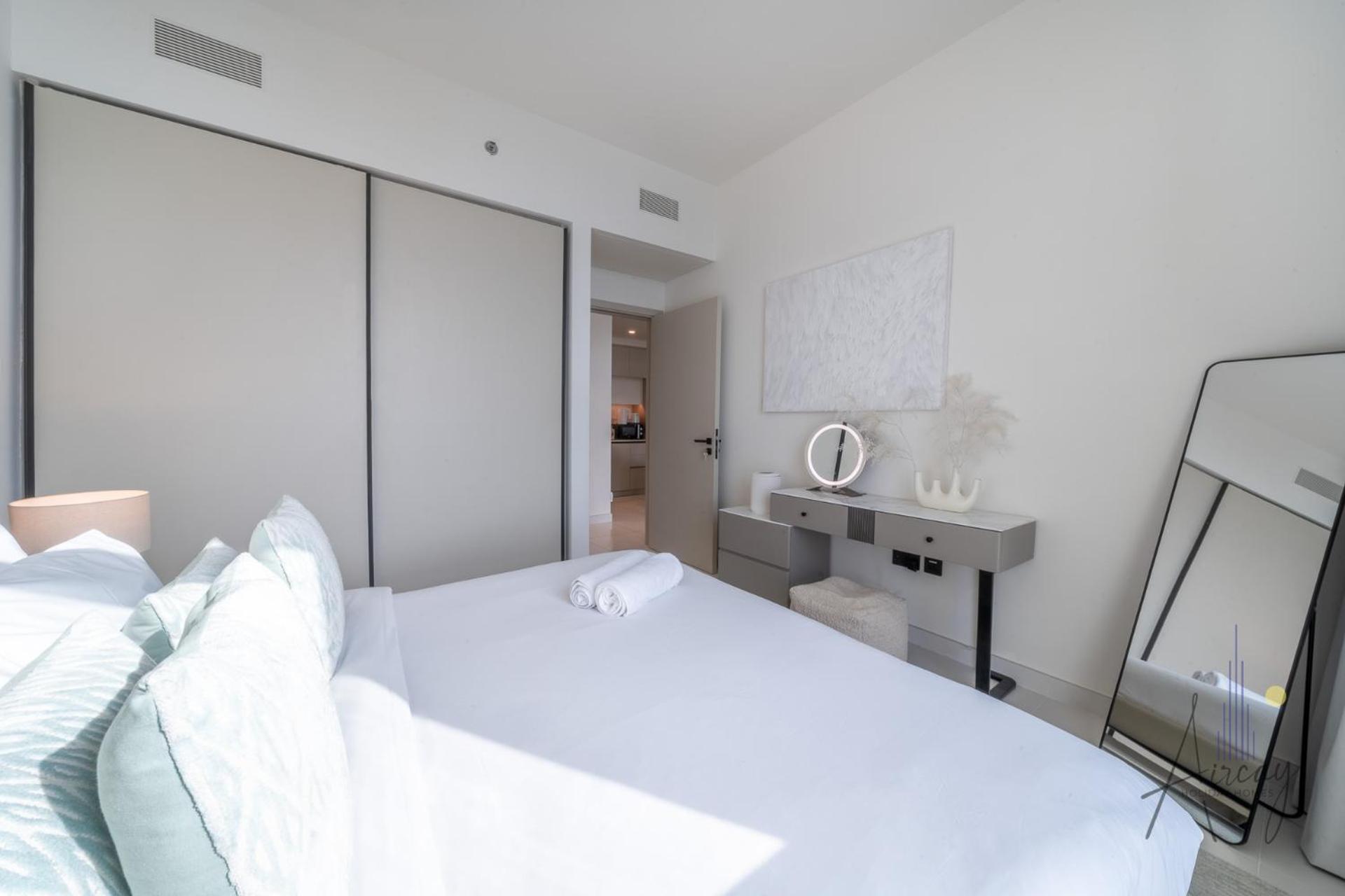 Sky-high 1br Retreatmarina Vistaemaar Beachfront Dubai