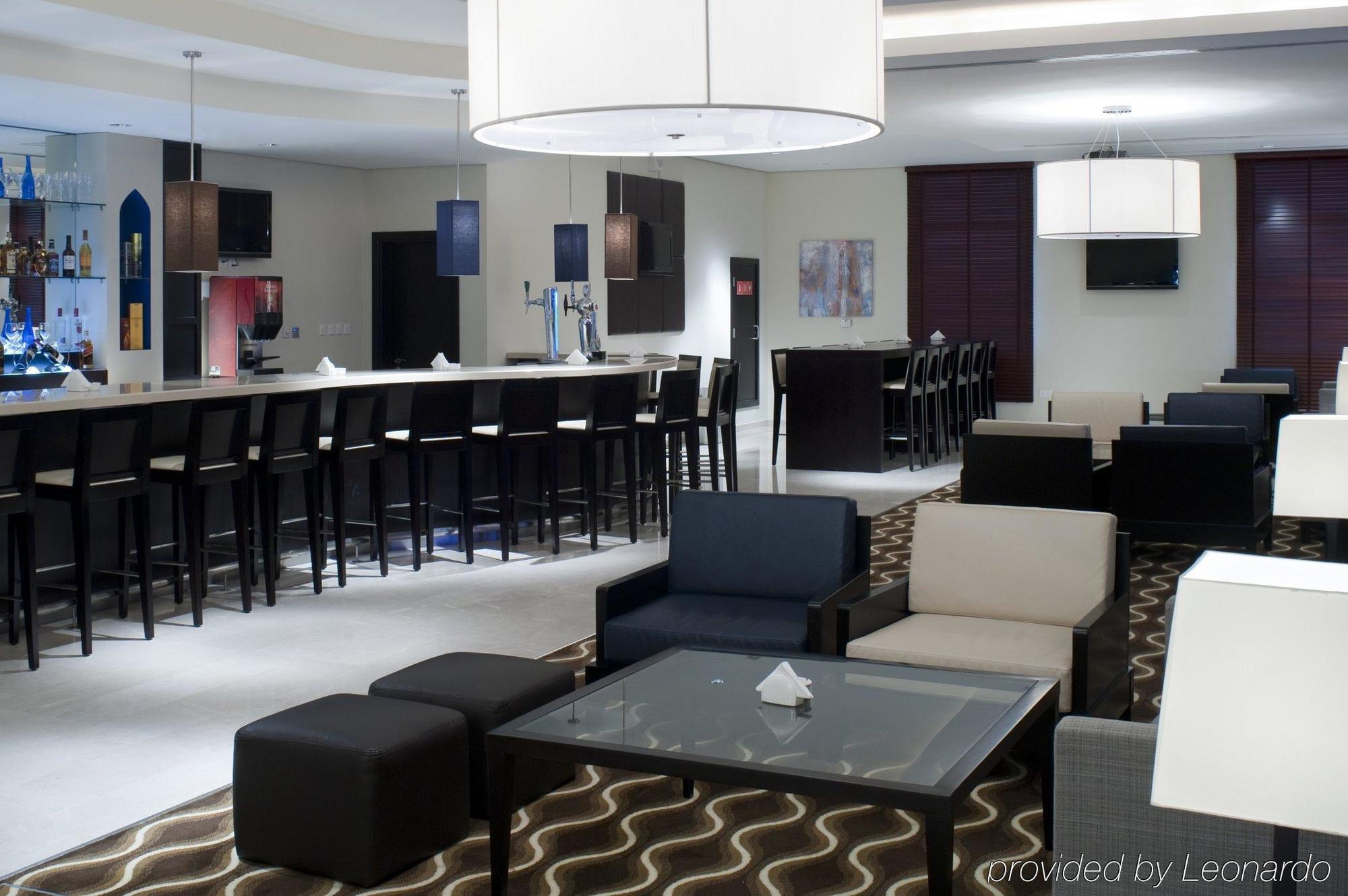 Express Airport By Ihg Hotel