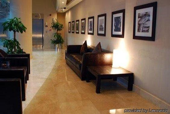 Otel Golden Tulip Suites Dubai