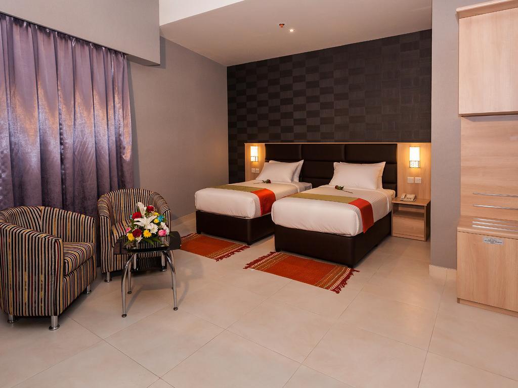 Florida Square Hotel