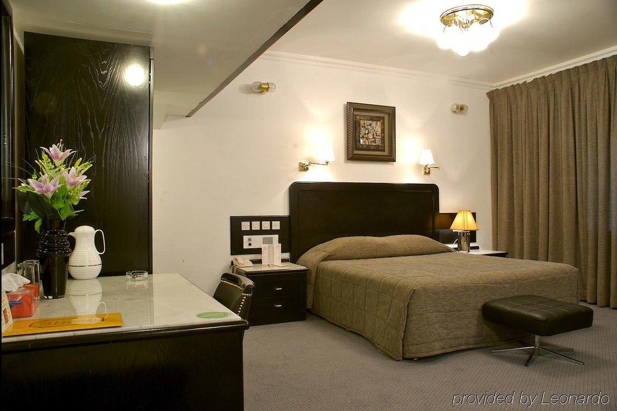 Ambassador Otel 3*