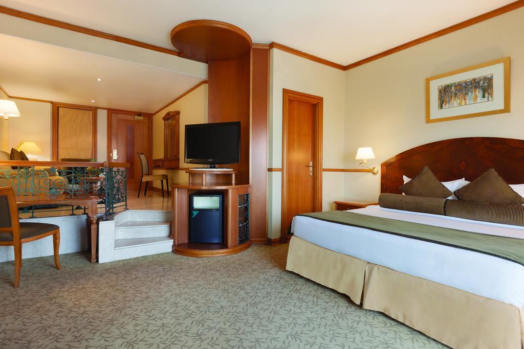 Ramada Hotel