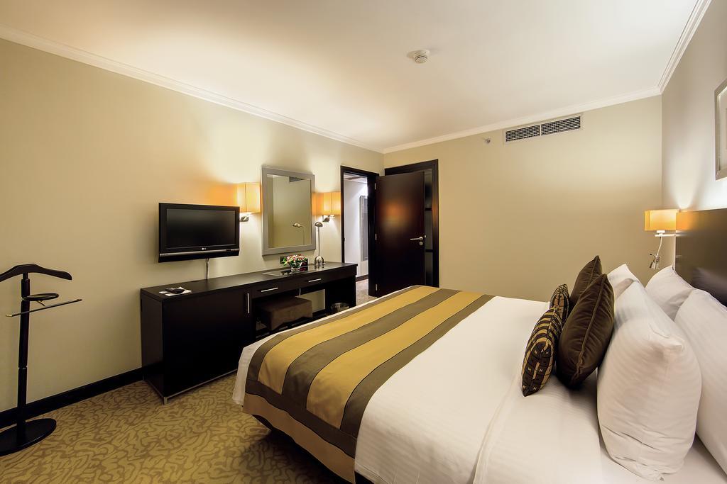 Hotel Ramada Plaza By Wyndham Deira 4*