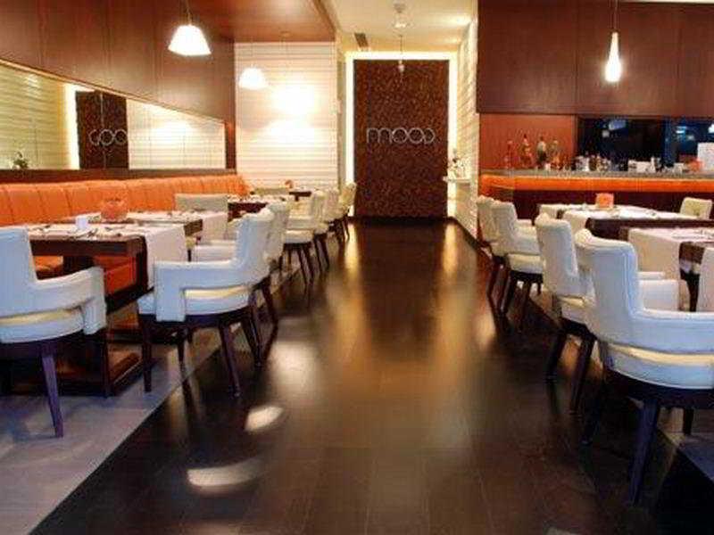 Otel Golden Tulip Suites 3*