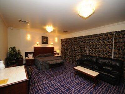 Grand Astoria Hotel 3*